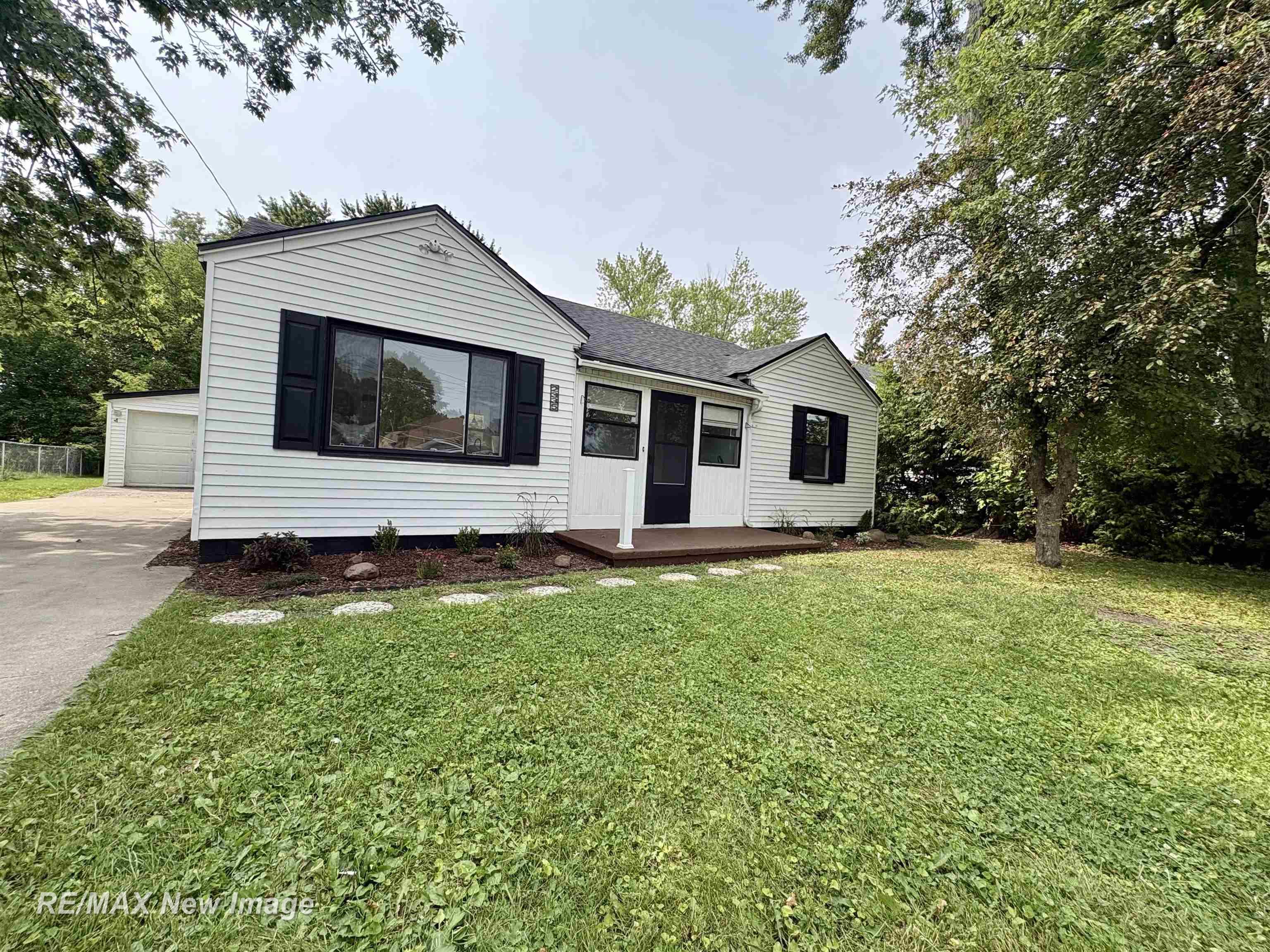 Photo 1 of Single family home for sale at 2335 Shattuck Rd, Saginaw, MI 48603 | MLS# 61050223844 | Listing updated on 2026-10-05