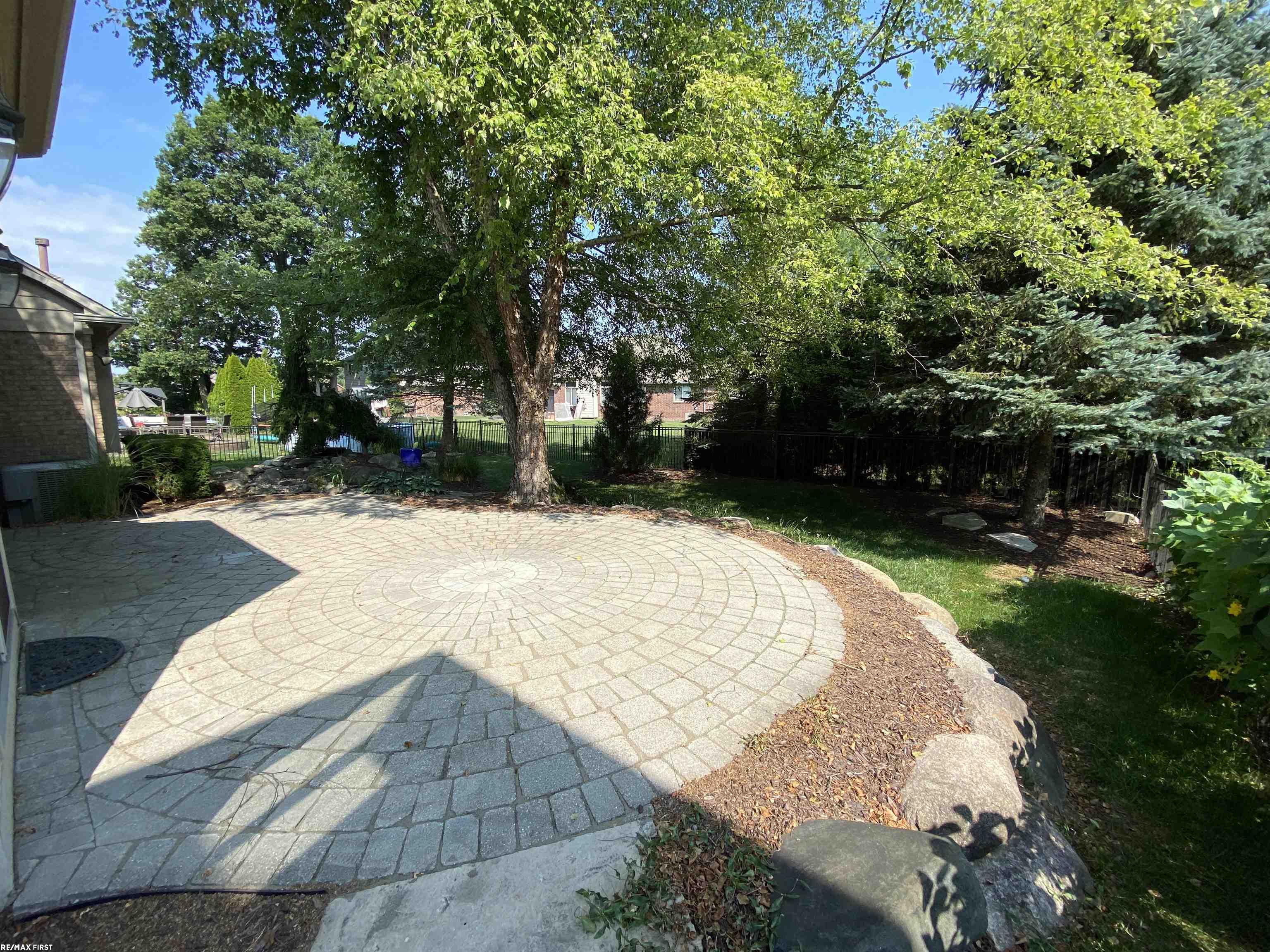 Photo 3 of Single family home for sale at 21597 Pinnacle Ct, Macomb, MI 48042 | MLS# 58050223855 | Listing updated on 2026-10-05