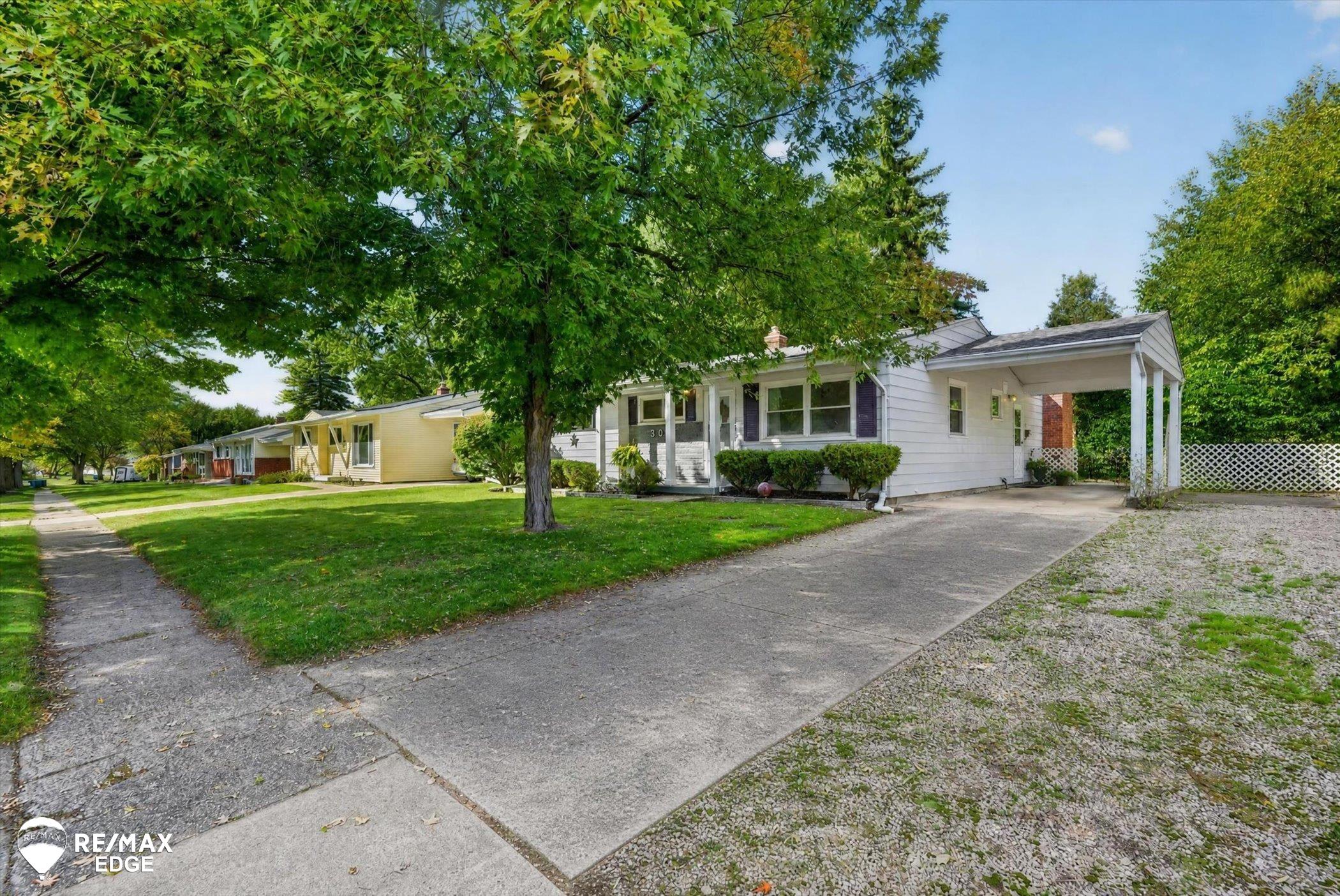 Photo 1 of Single family home for sale at 307 Sequoia Dr, Davison, MI 48423 | MLS# 5050223866 | Listing updated on 2026-10-05