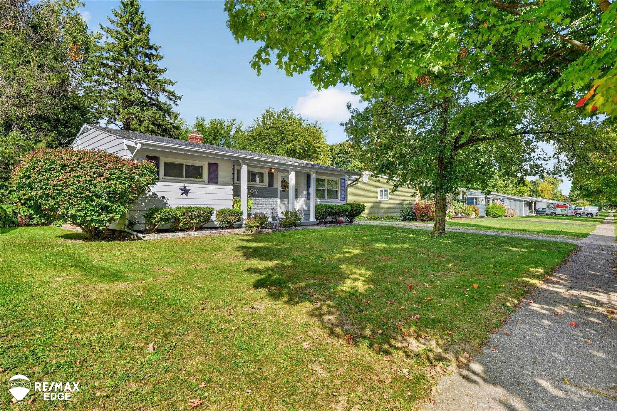 Photo 2 of Single family home for sale at 307 Sequoia Dr, Davison, MI 48423 | MLS# 5050223866 | Listing updated on 2026-10-05