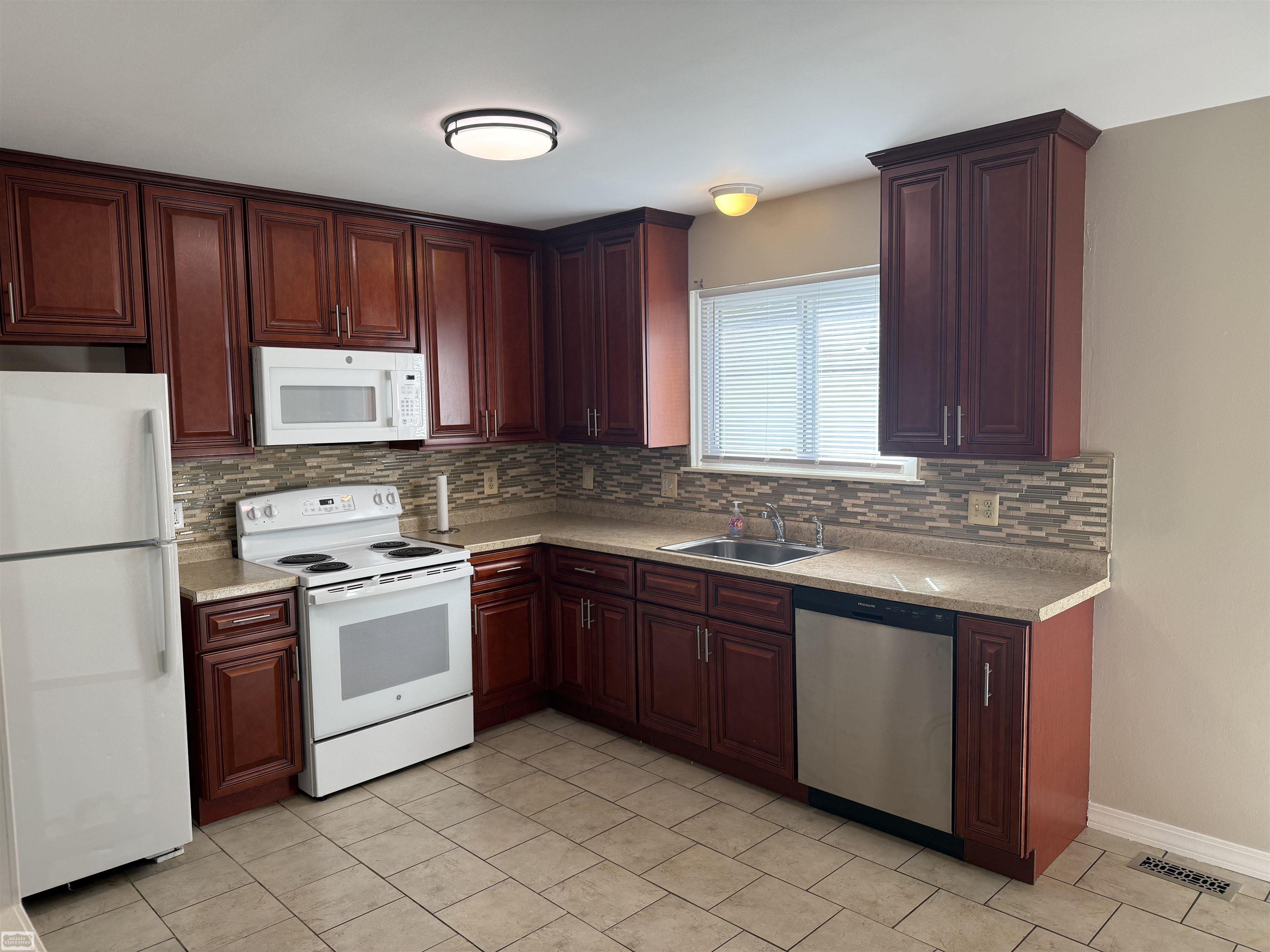 Photo 3 of Single family home for sale at 23270 Stewart Rd, Warren, MI 48089 | MLS# 58050223888 | Listing updated on 2026-10-08