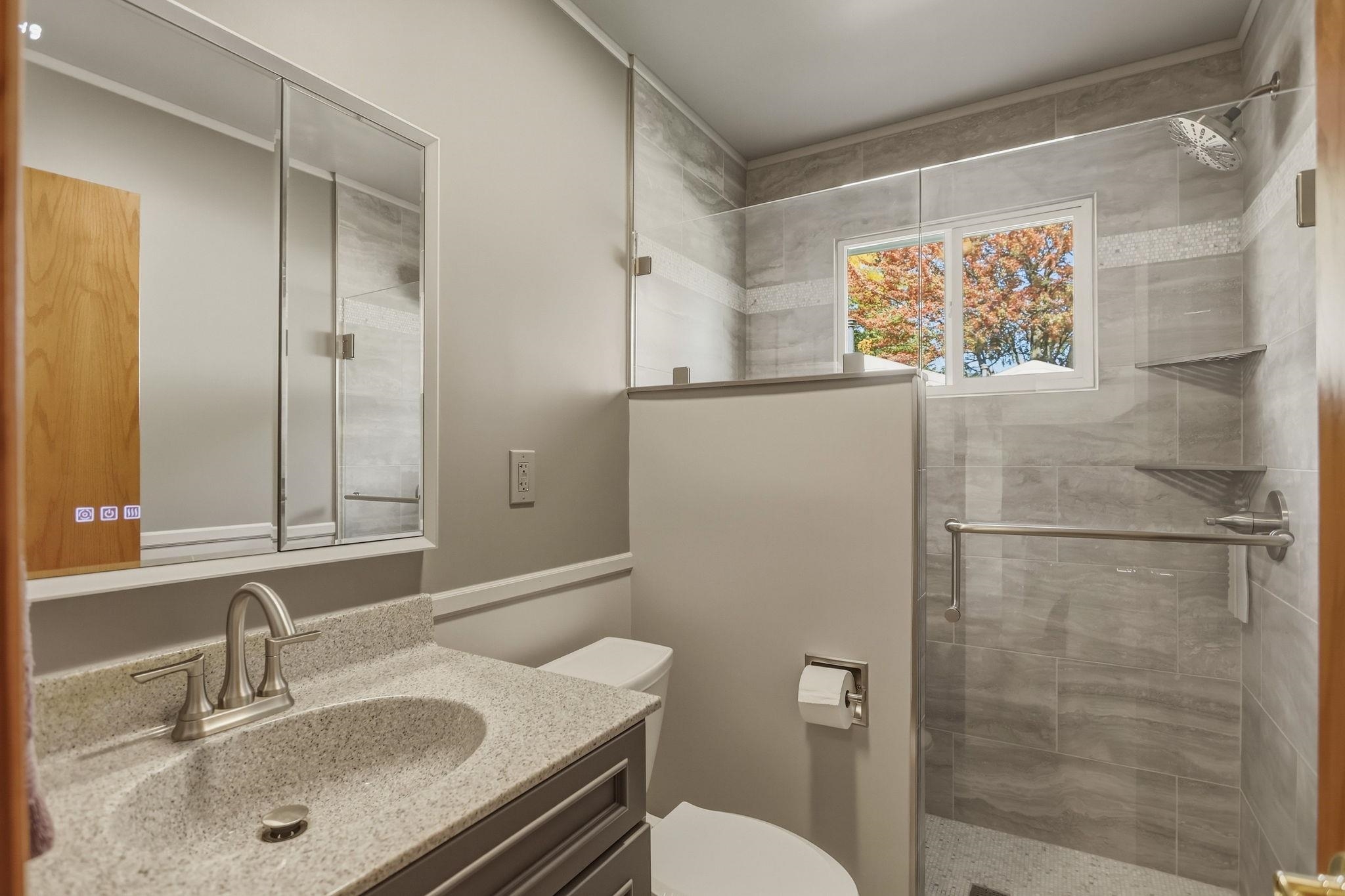 Photo 3 of Single family home for sale at 1555 Jane Dr, Essexville, MI 48732 | MLS# 5050223902 | Listing updated on 2026-10-05