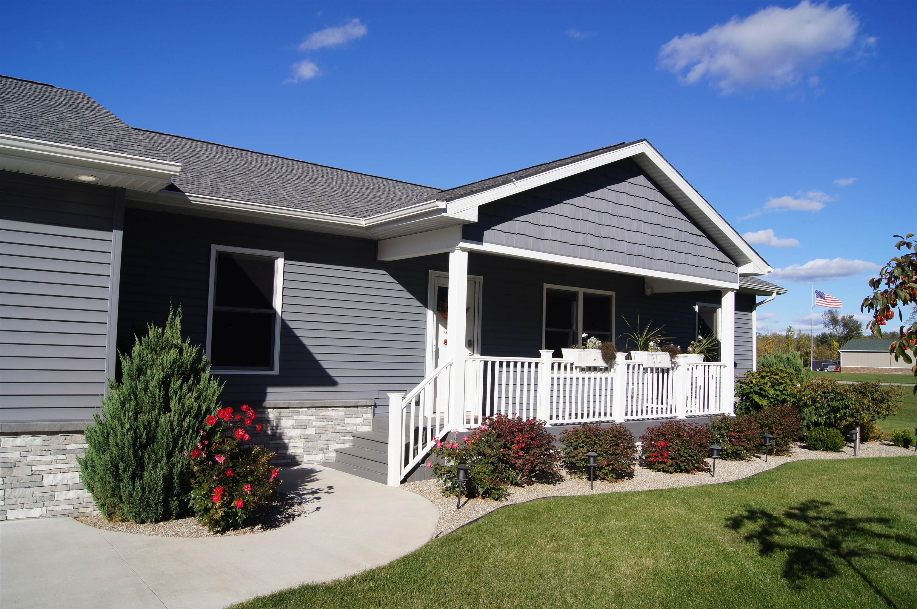 Photo 2 of Single family home for sale at 233 Red Oak Dr, Beaverton, MI 48612 | MLS# 50223905 | Listing updated on 2026-10-05