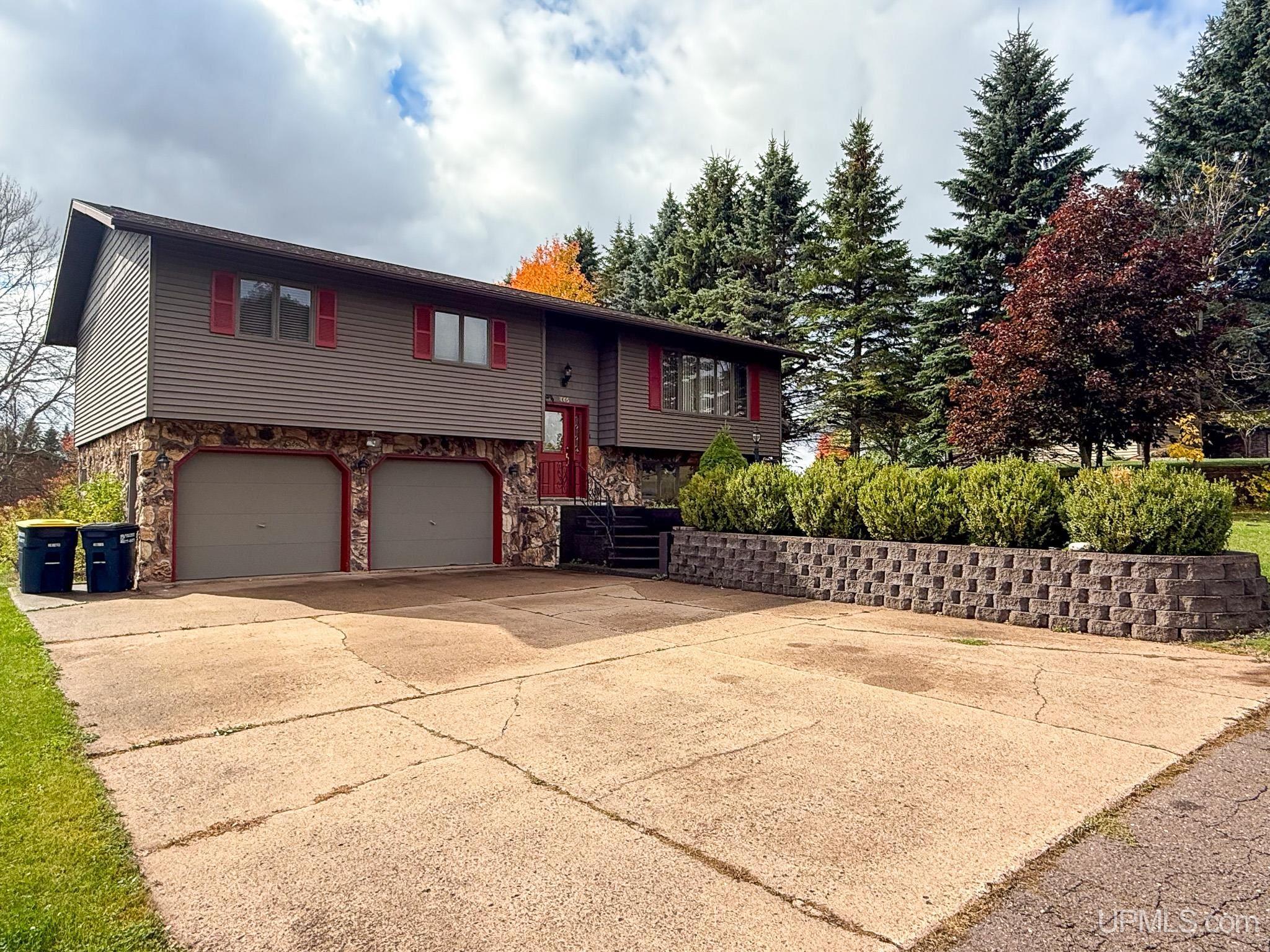 Photo 1 of Single family home for sale at 1005 Cinnabar St, Bessemer, MI 49911 | MLS# 50223925 | Listing updated on 2026-10-06