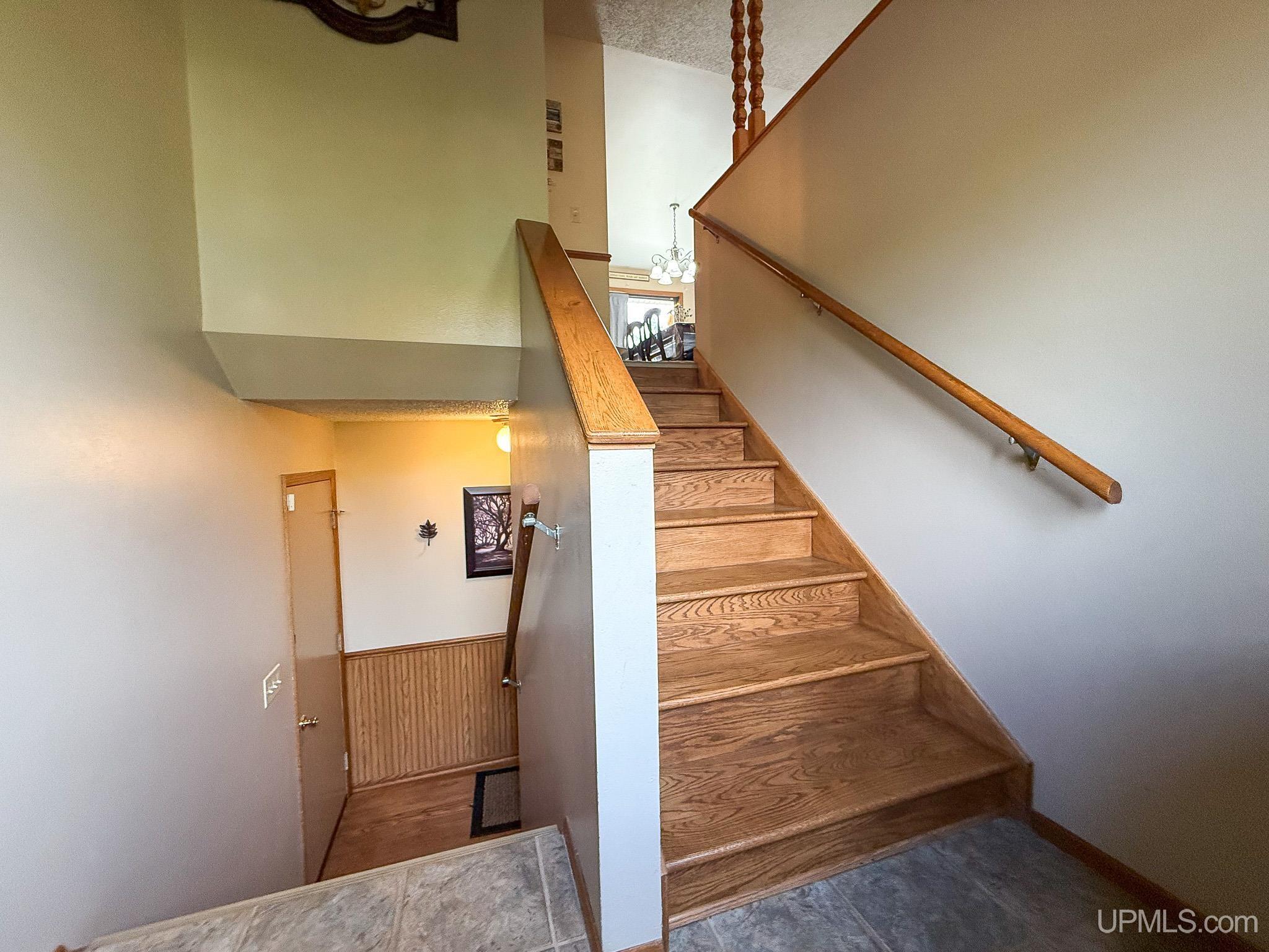 Photo 3 of Single family home for sale at 1005 Cinnabar St, Bessemer, MI 49911 | MLS# 50223925 | Listing updated on 2026-10-06