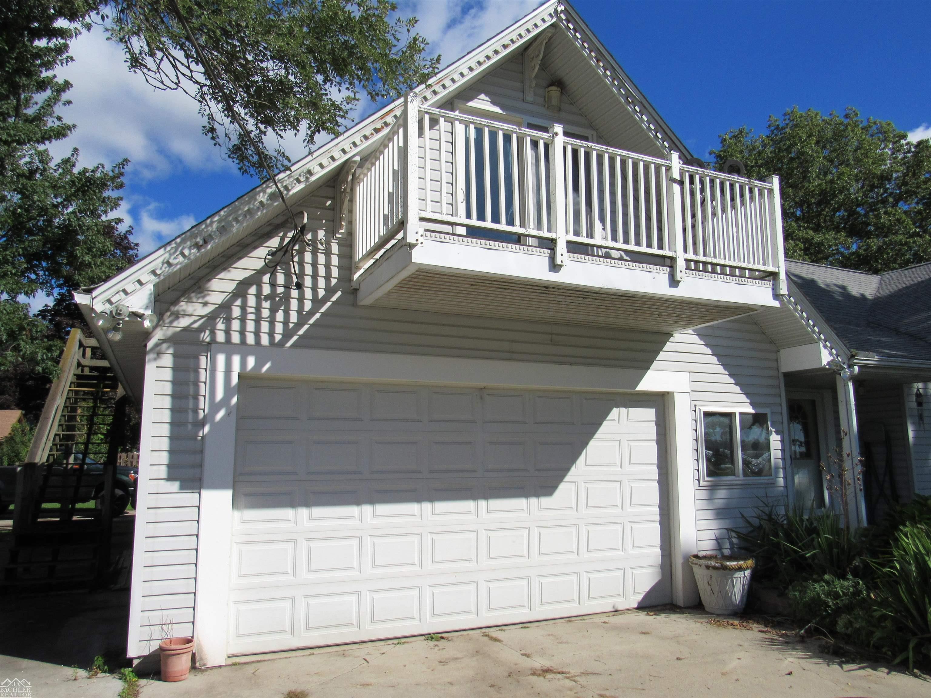 Photo 3 of Single family home for sale at 9910 N River Rd, Clay, MI 48001 | MLS# 58050223938 | Listing updated on 2026-10-07