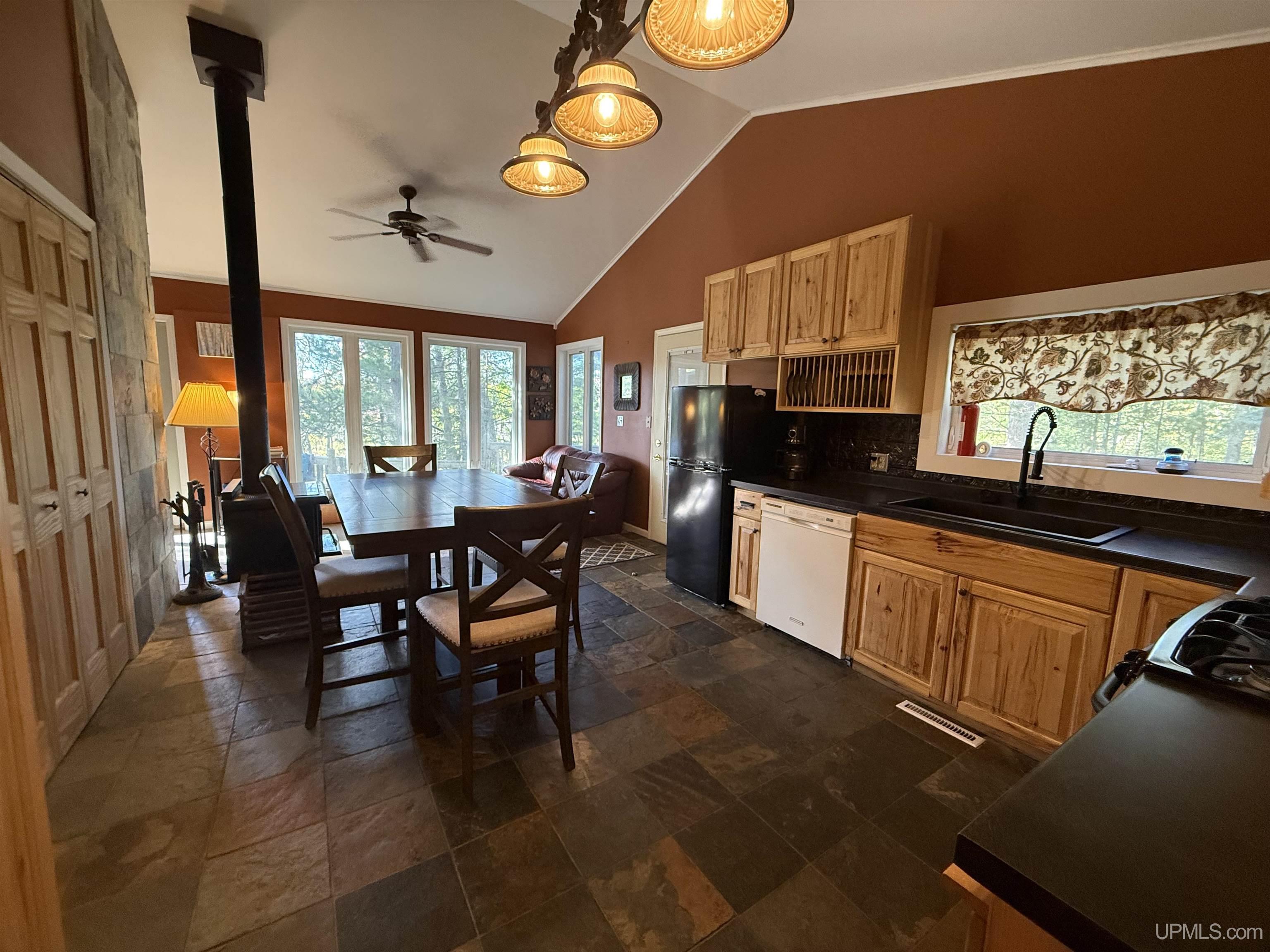 Photo 4 of Sale Pending at 7171 Autrain Forest Lk Rd, Au Train, MI 49806 | MLS# 50223960 | Listing updated on 2026-10-07