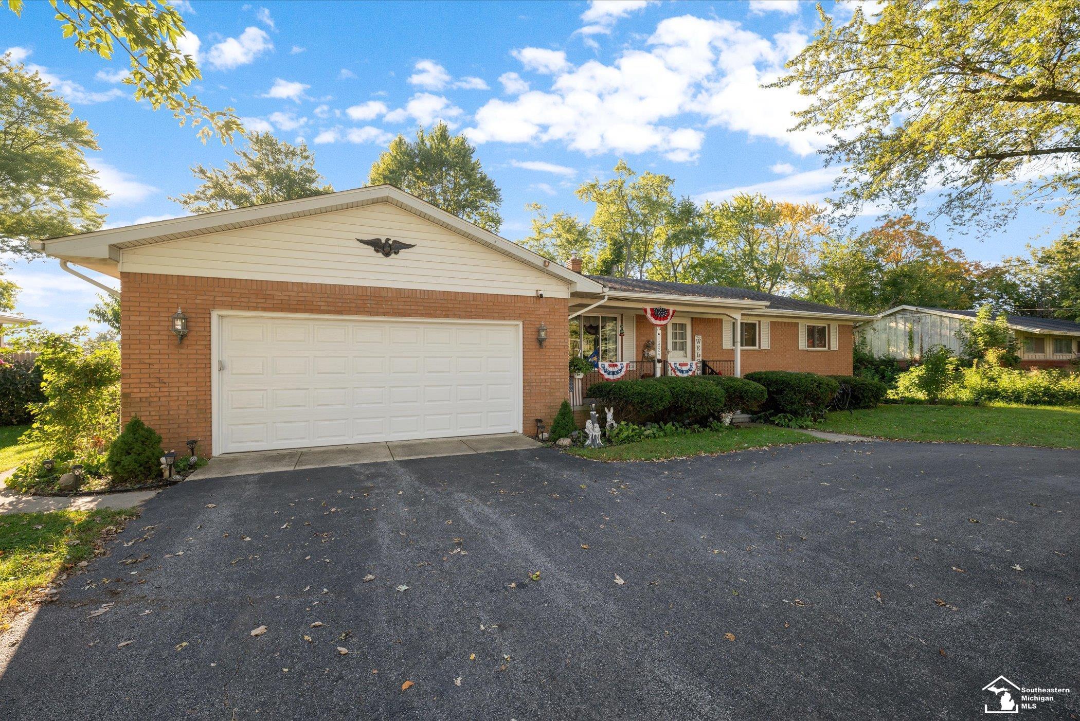 Photo 2 of Single family home for sale at 14564 S Dixie Hwy, Monroe, MI 48161 | MLS# 57050223971 | Listing updated on 2026-10-07