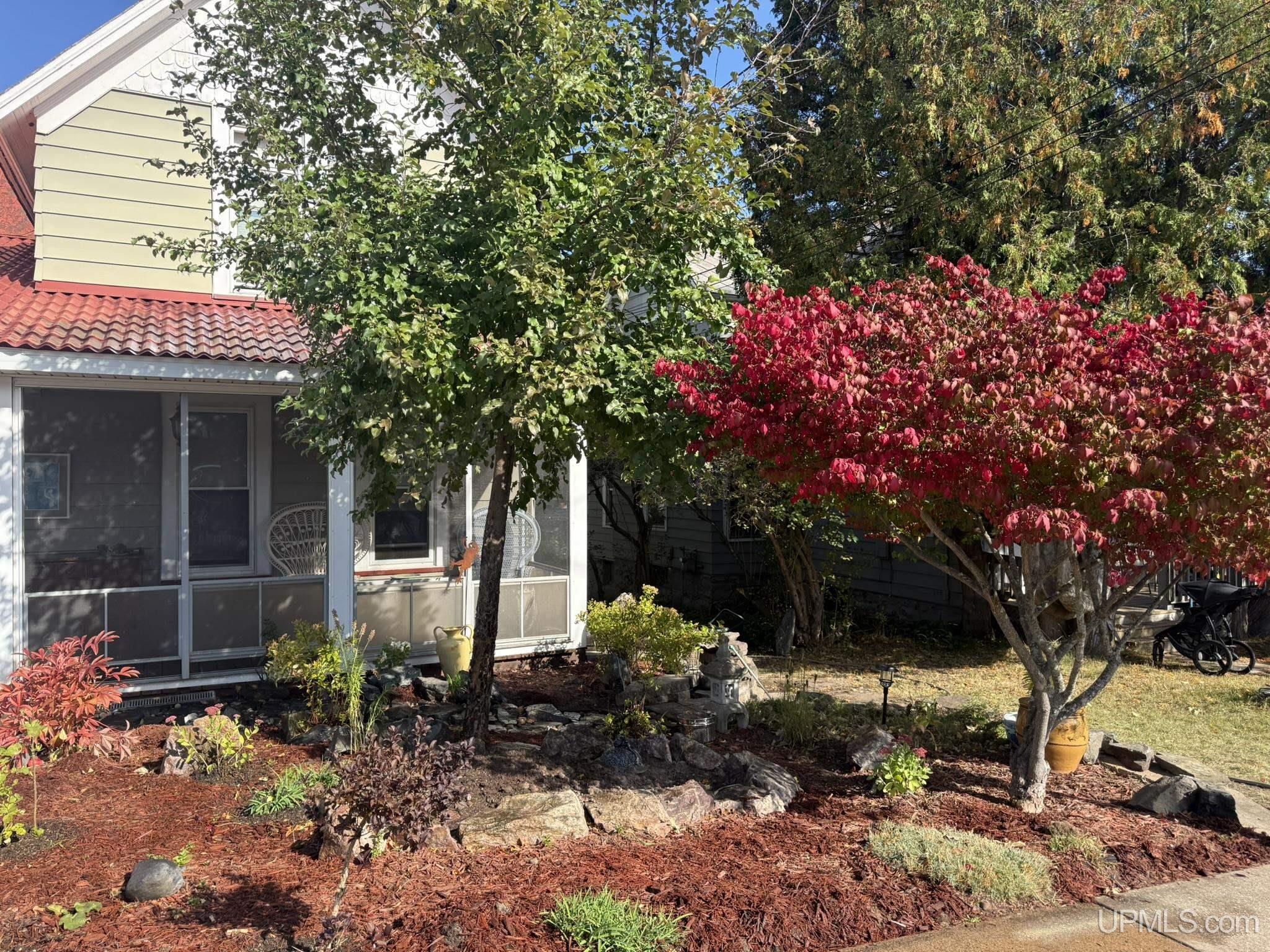 Photo 2 of Single family home for sale at 115 E Crescent St, Marquette, MI 49855 | MLS# 50223976 | Listing updated on 2026-10-06