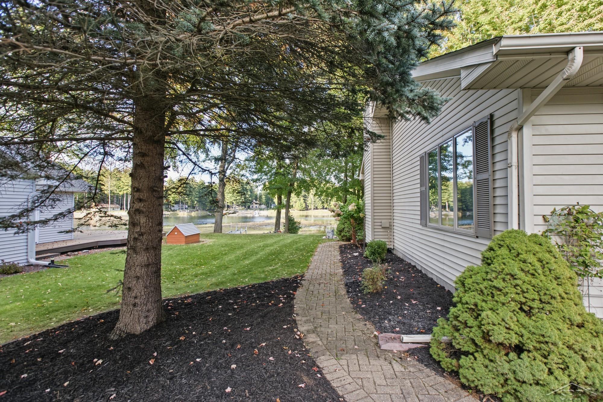 Photo 3 of Single family home for sale at 3094 W River Dr, Gladwin, MI 48624 | MLS# 61050223995 | Listing updated on 2026-10-06