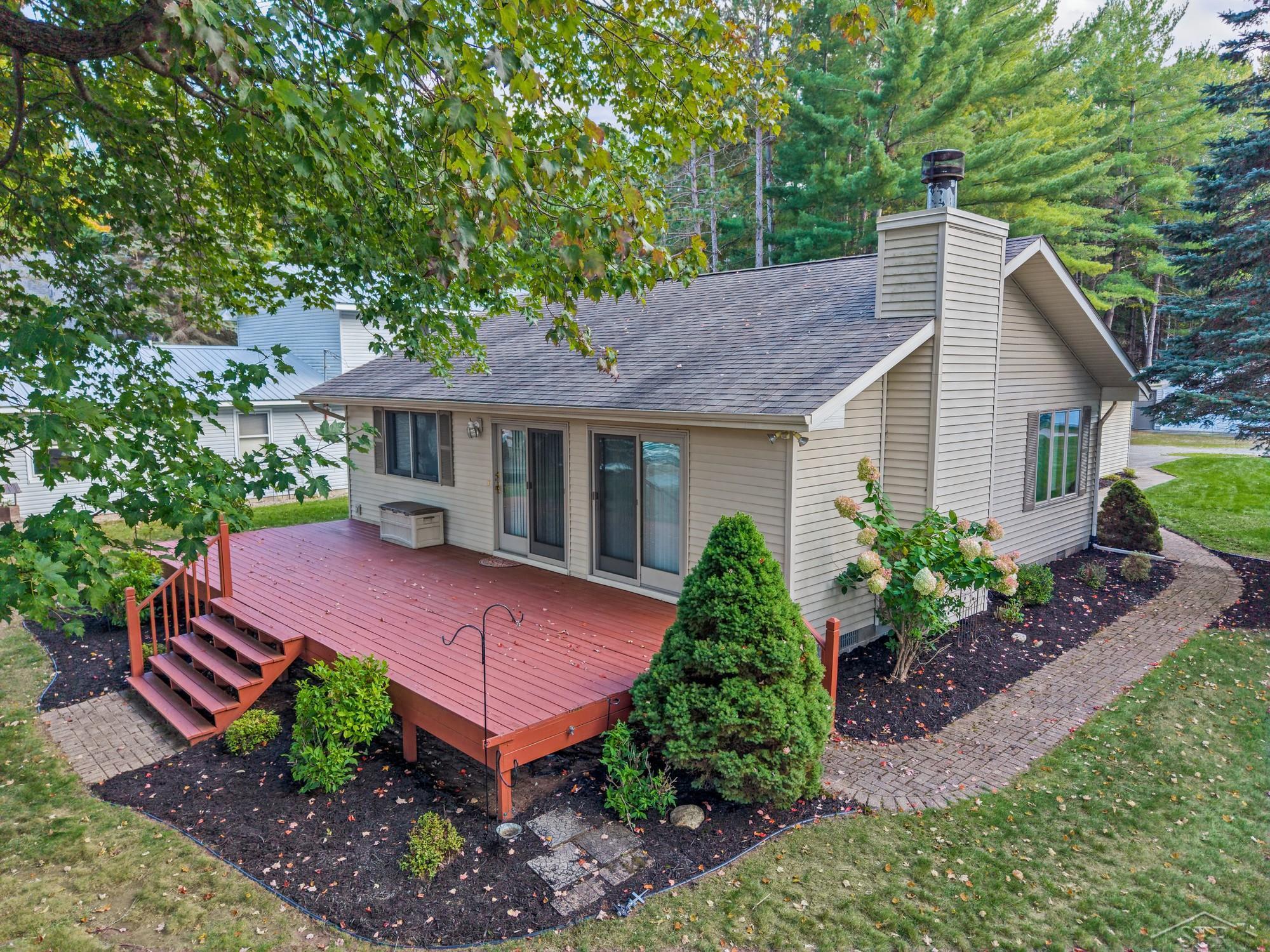 Photo 4 of Single family home for sale at 3094 W River Dr, Gladwin, MI 48624 | MLS# 61050223995 | Listing updated on 2026-10-06