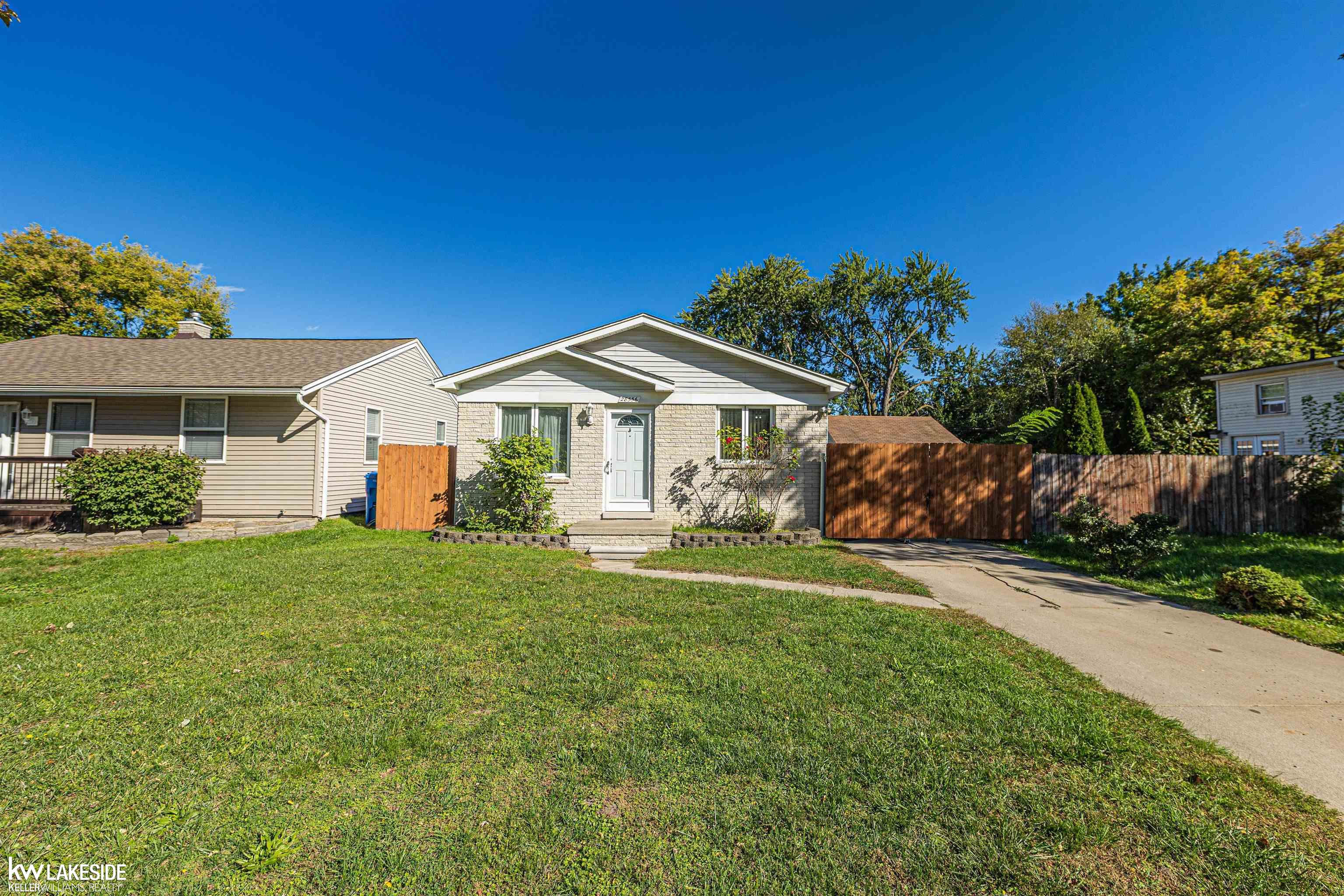 Single family home for sale at 28556 Wexford Dr, Warren, MI 48092 | MLS# 58050223998