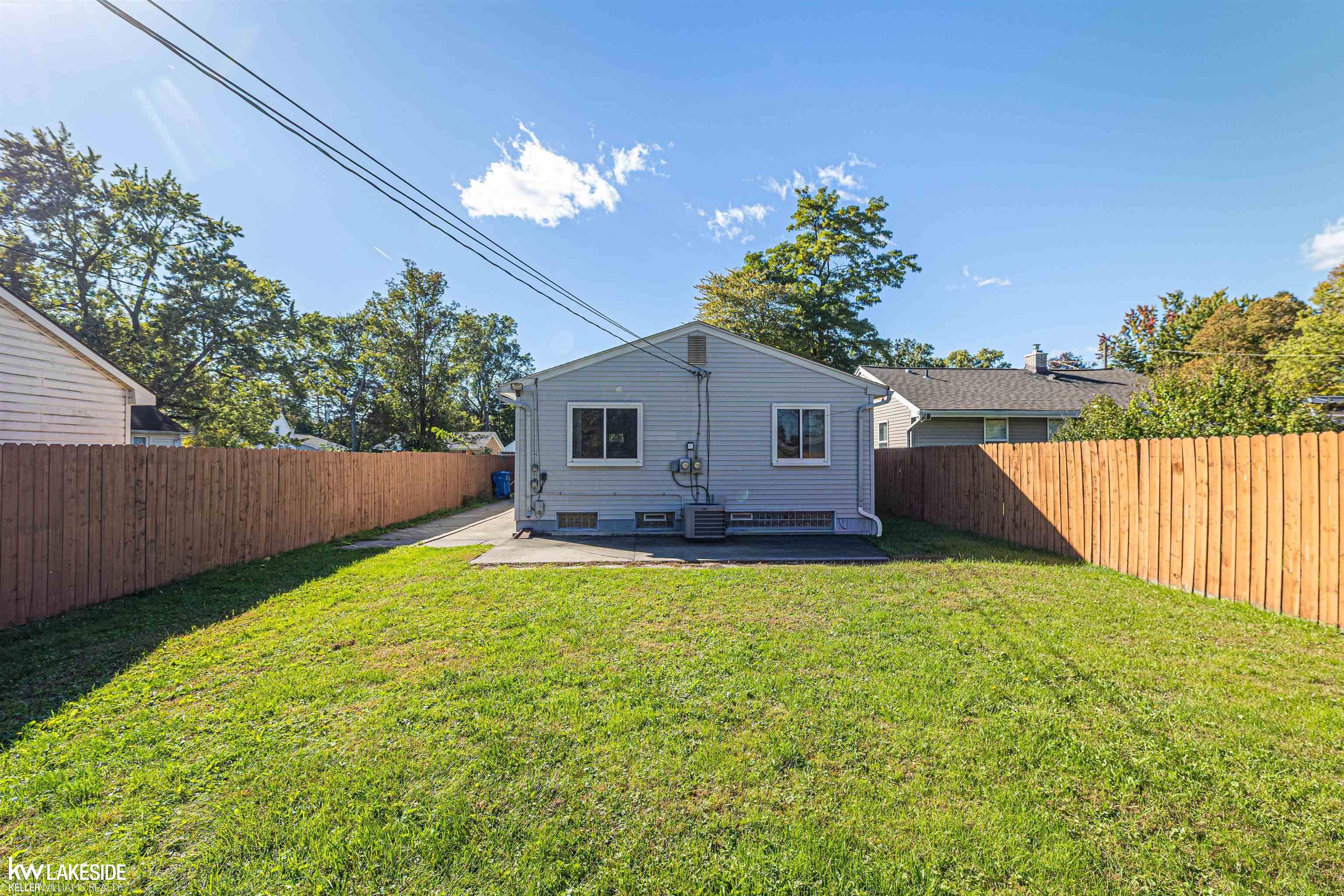 Photo 3 of Single family home for sale at 28556 Wexford Dr, Warren, MI 48092 | MLS# 58050223998 | Listing updated on 2026-10-06