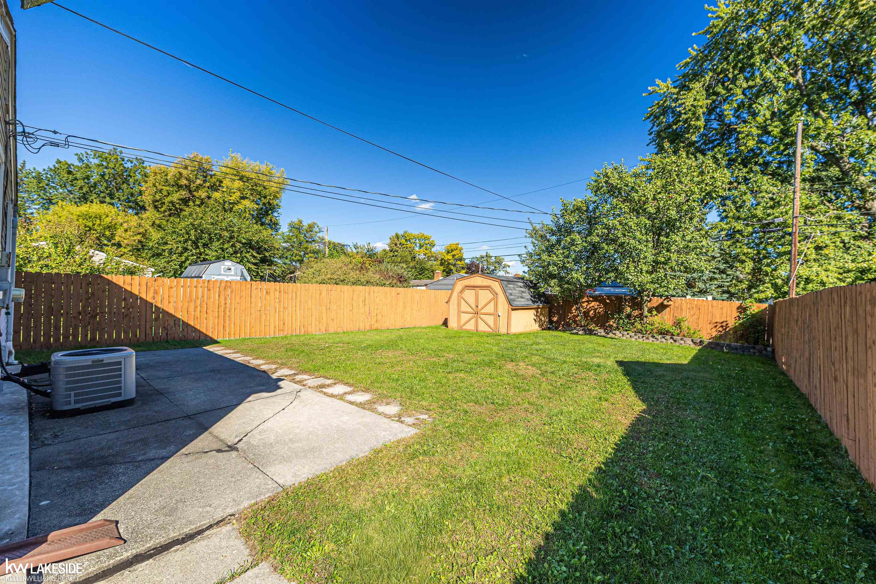 Photo 4 of Single family home for sale at 28556 Wexford Dr, Warren, MI 48092 | MLS# 58050223998 | Listing updated on 2026-10-06