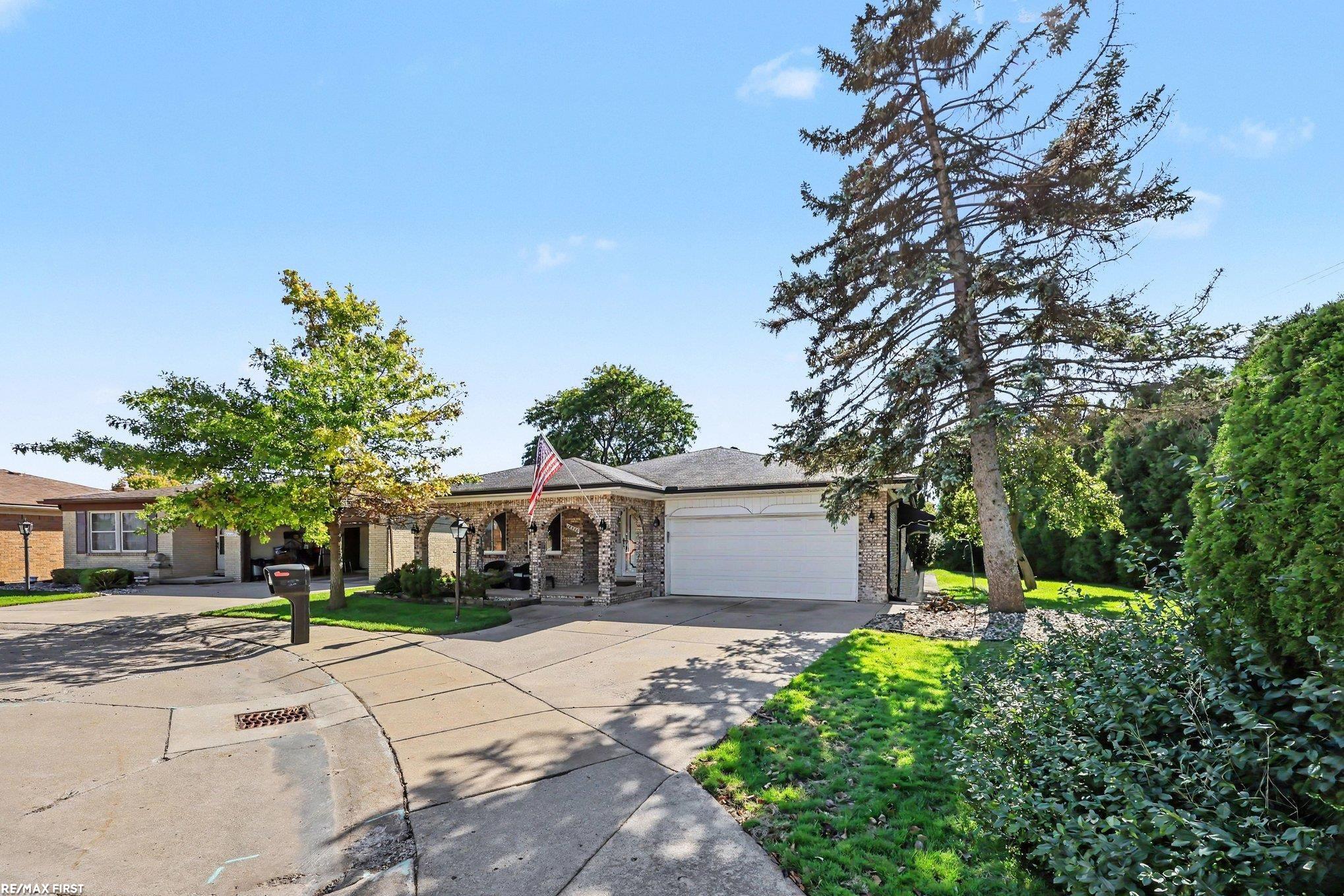 Photo 2 of Condo for sale at 16306 E Hill Dr, Macomb, MI 48044 | MLS# 58050224000 | Listing updated on 2026-10-06