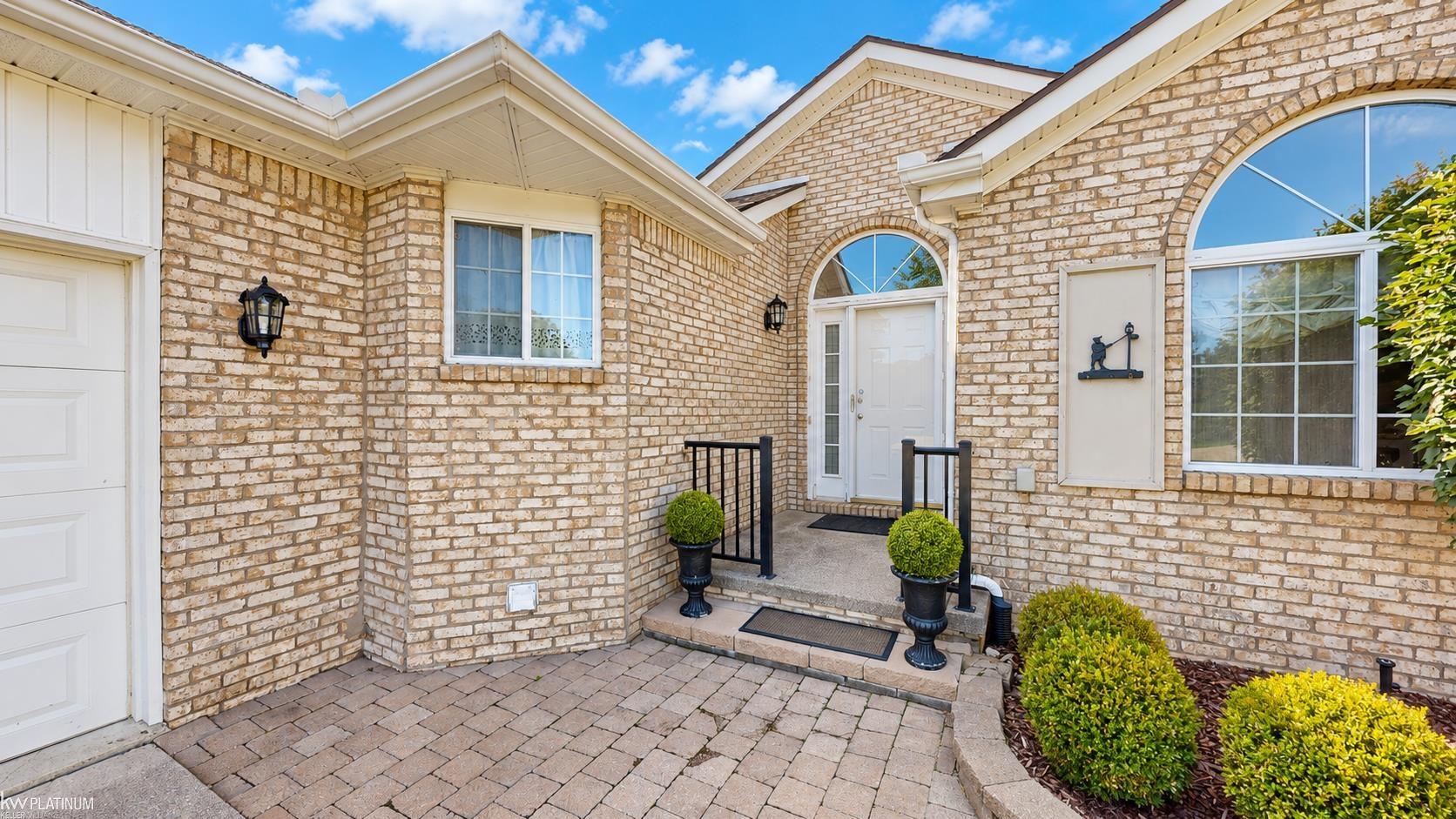 Photo 3 of Condo for sale at 42913 N Hampton Dr, Sterling Heights, MI 48314 | MLS# 58050224018 | Listing updated on 2026-10-07
