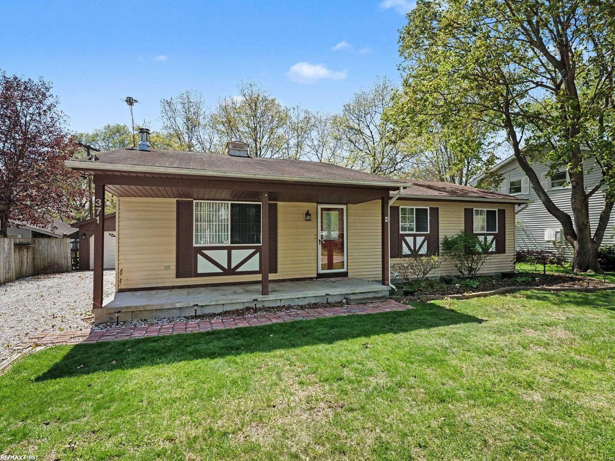 Photo 1 of Single family home for sale at 371 Colonial Ln, Algonac, MI 48001 | MLS# 58050224023 | Listing updated on 2026-10-06