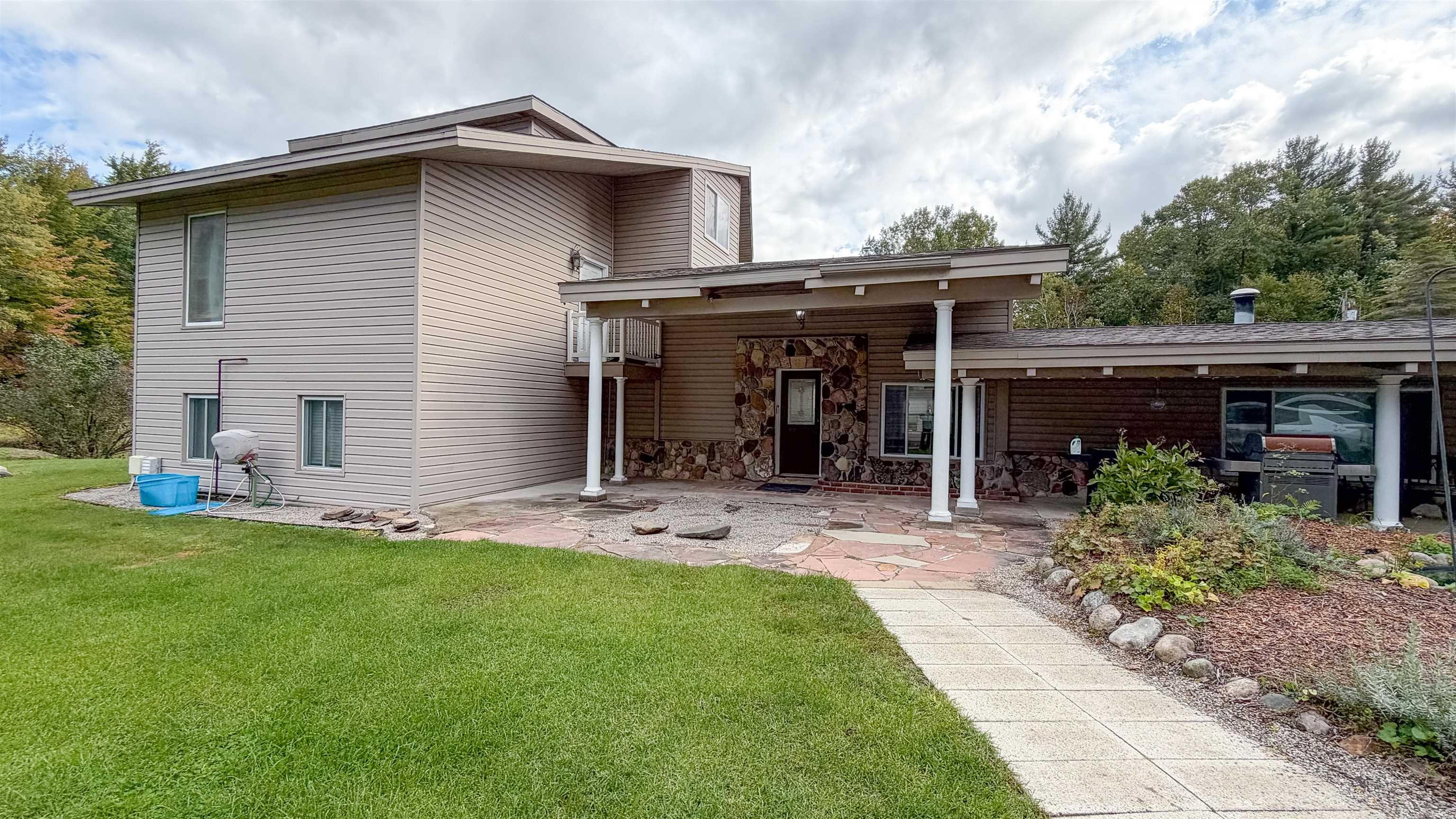 Photo 3 of Single family home for sale at 5061 Ellison Rd, Sterling, MI 48659 | MLS# 58050224030 | Listing updated on 2026-10-06