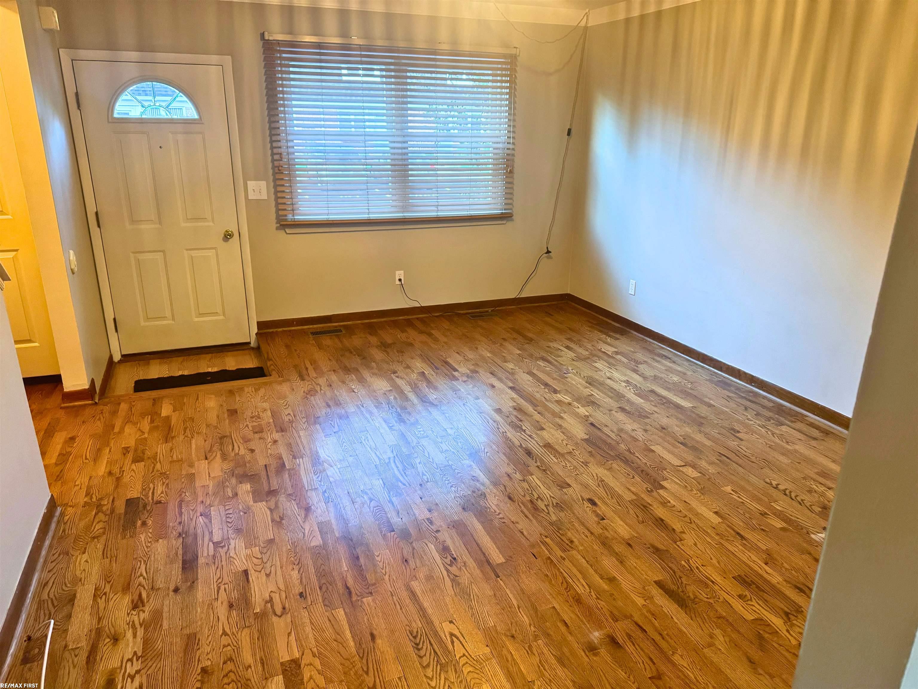 Photo 3 of Single family home for sale at 45168 Kensington St, Utica, MI 48317 | MLS# 58050224032 | Listing updated on 2026-10-07