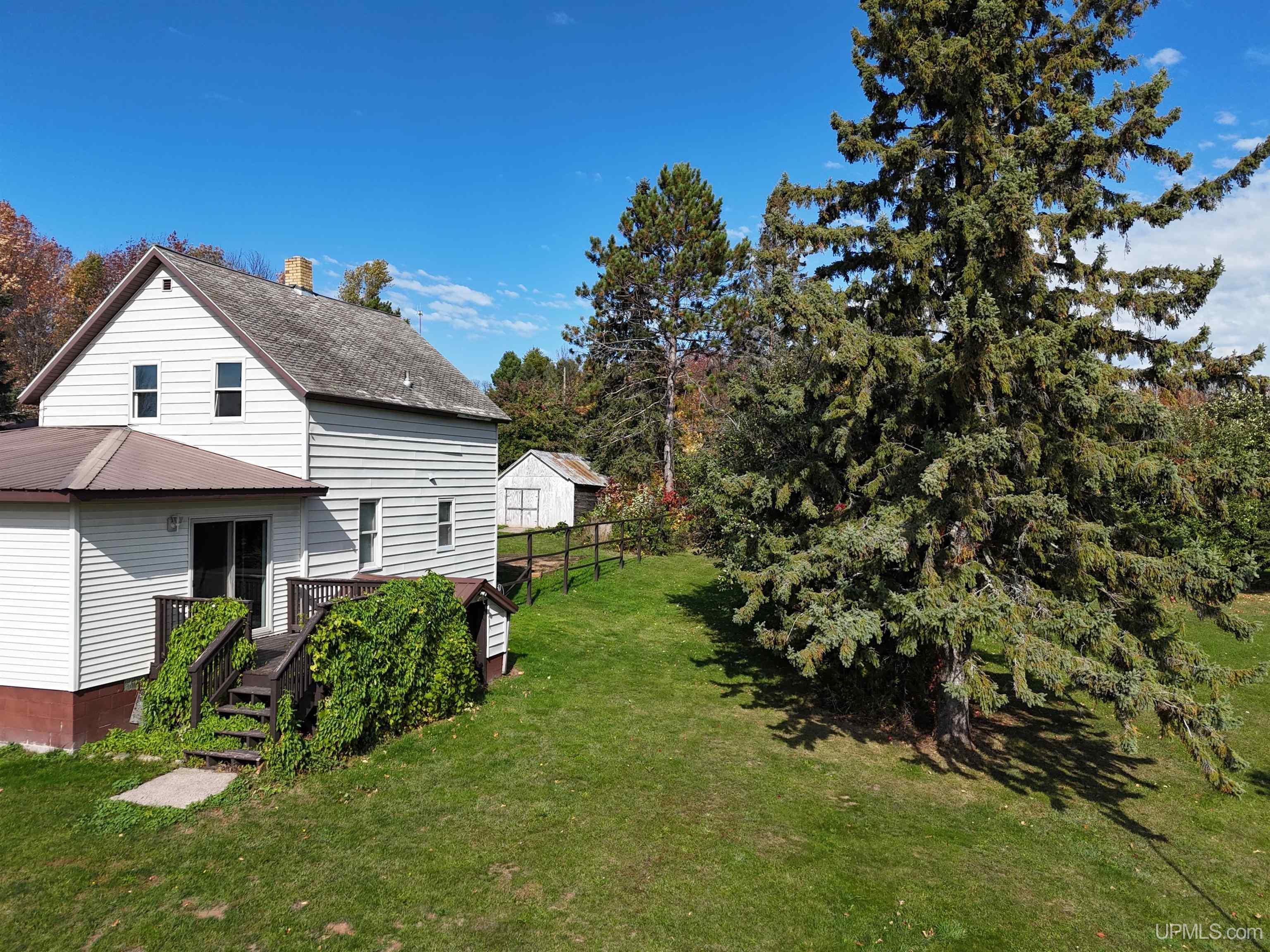 Photo 2 of Single family home for sale at 601 5th Street, Rockland, MI 49960 | MLS# 50224049 | Listing updated on 2026-10-06