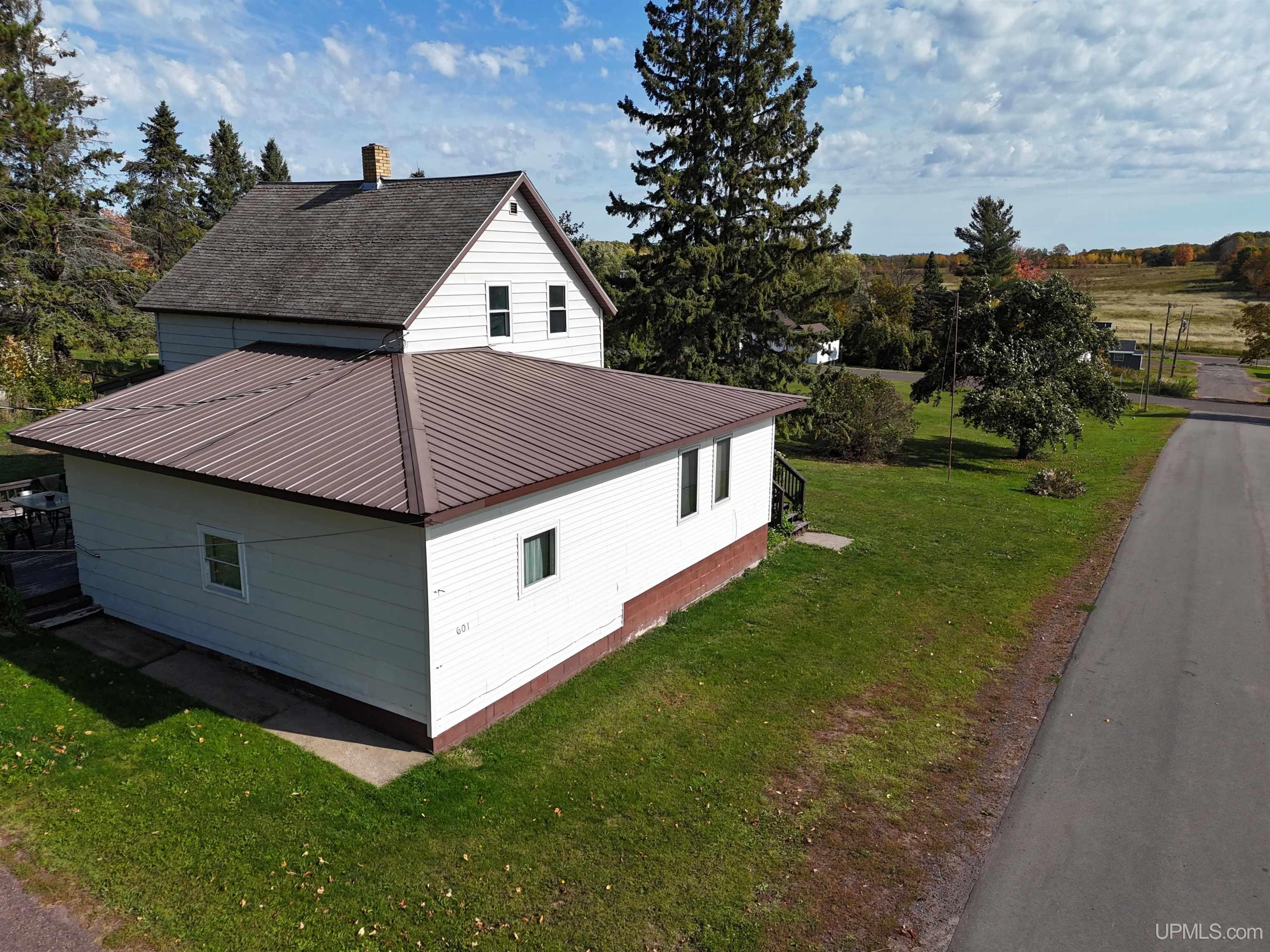 Photo 3 of Single family home for sale at 601 5th Street, Rockland, MI 49960 | MLS# 50224049 | Listing updated on 2026-10-06
