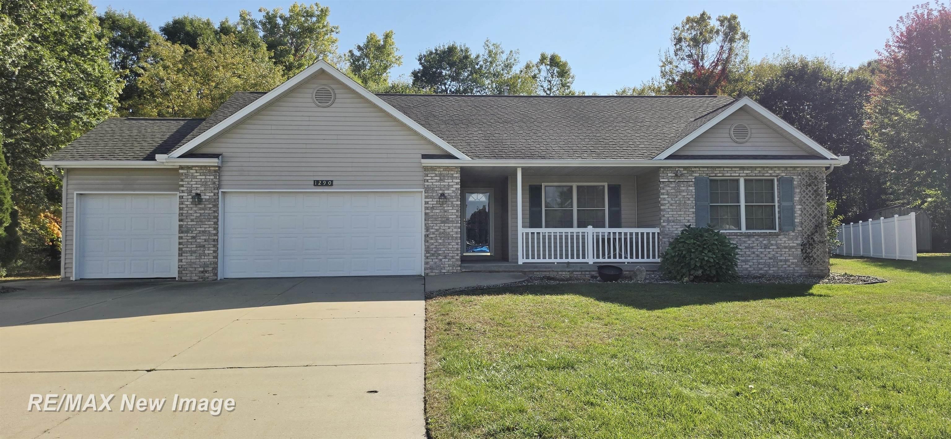 Photo 2 of Single family home for sale at 1290 Woodfield Trl, Hemlock, MI 48626 | MLS# 61050224056 | Listing updated on 2026-10-07