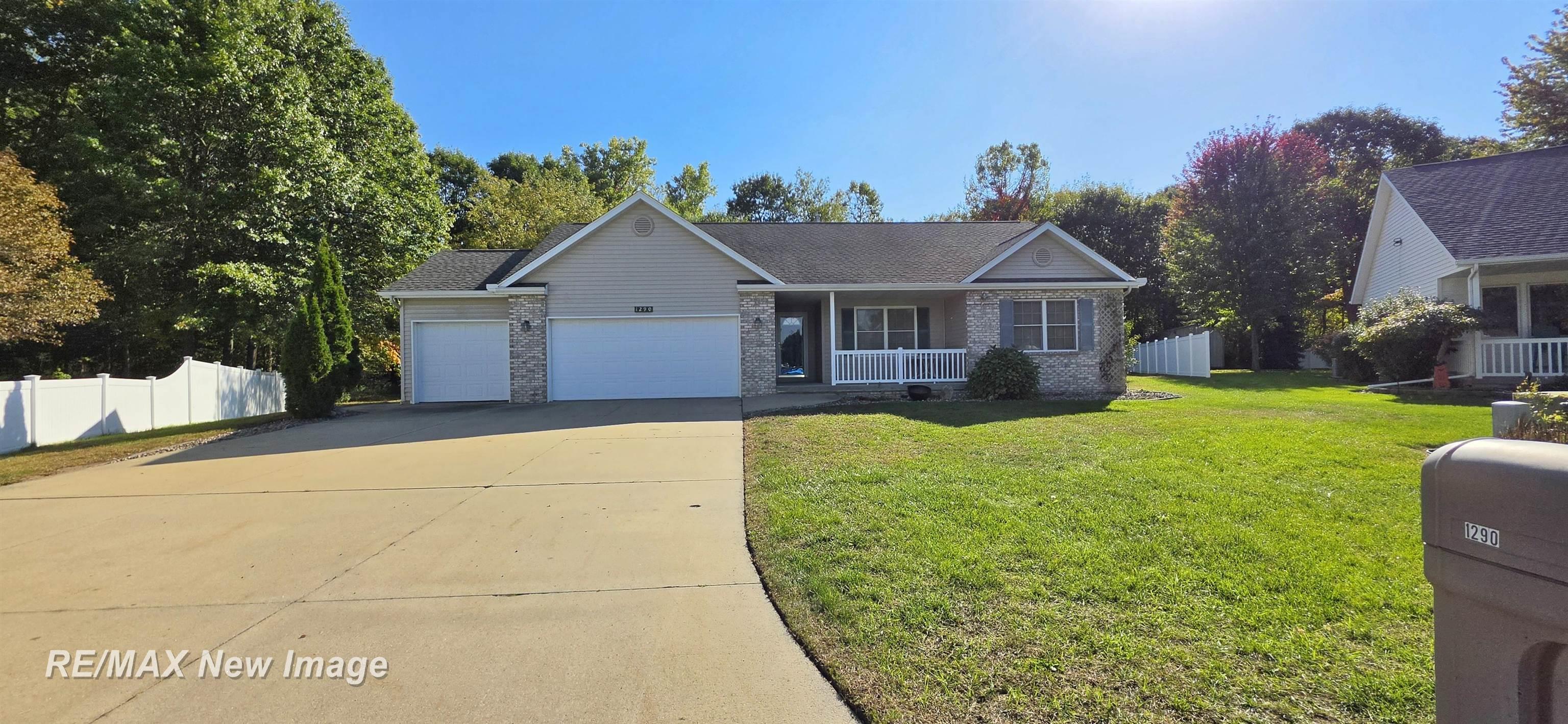 Photo 3 of Single family home for sale at 1290 Woodfield Trl, Hemlock, MI 48626 | MLS# 61050224056 | Listing updated on 2026-10-07