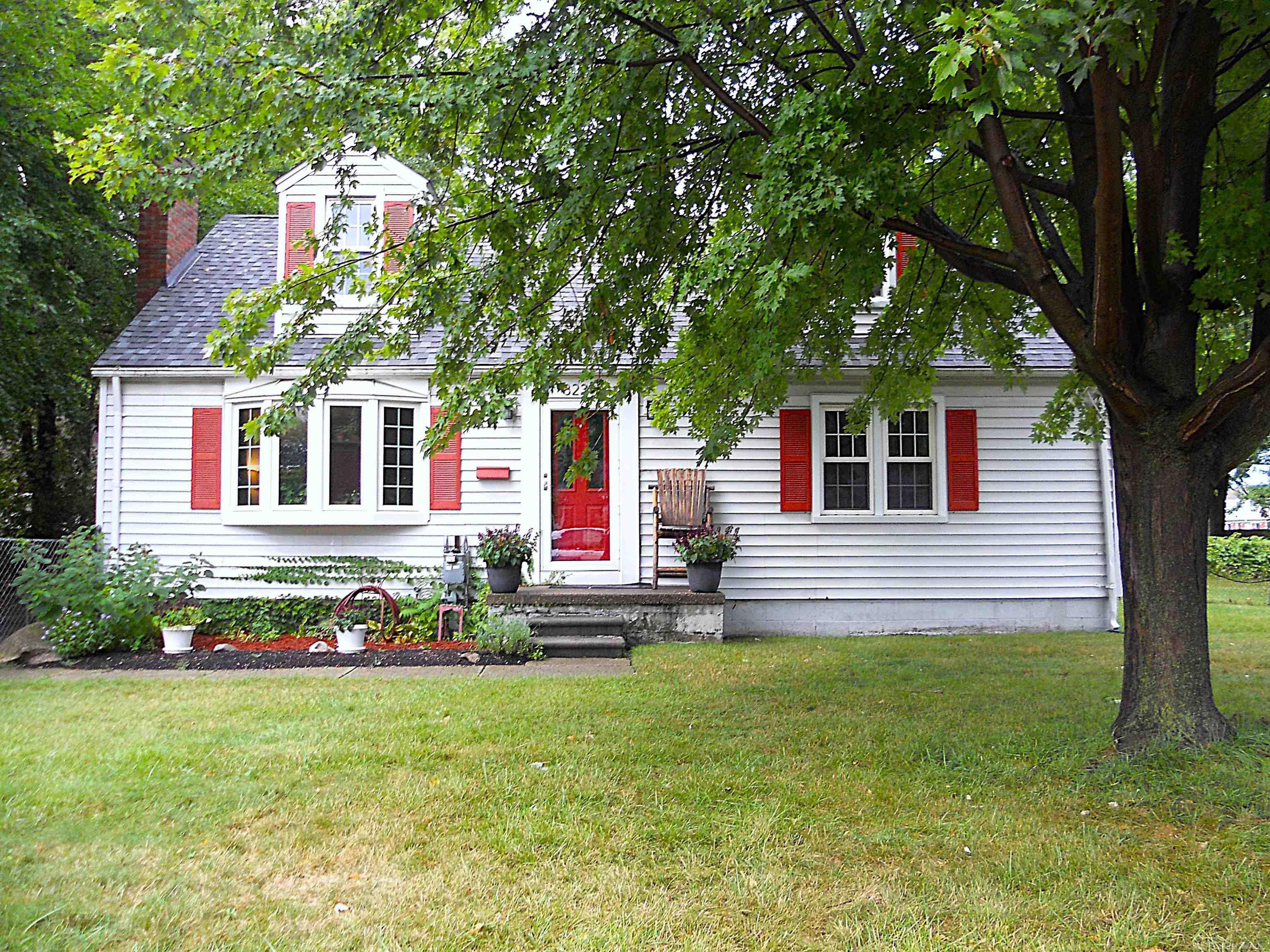 Photo 3 of Single family home for sale at 8239 Garbor Dr, Warren, MI 48093 | MLS# 58050224064 | Listing updated on 2026-10-08