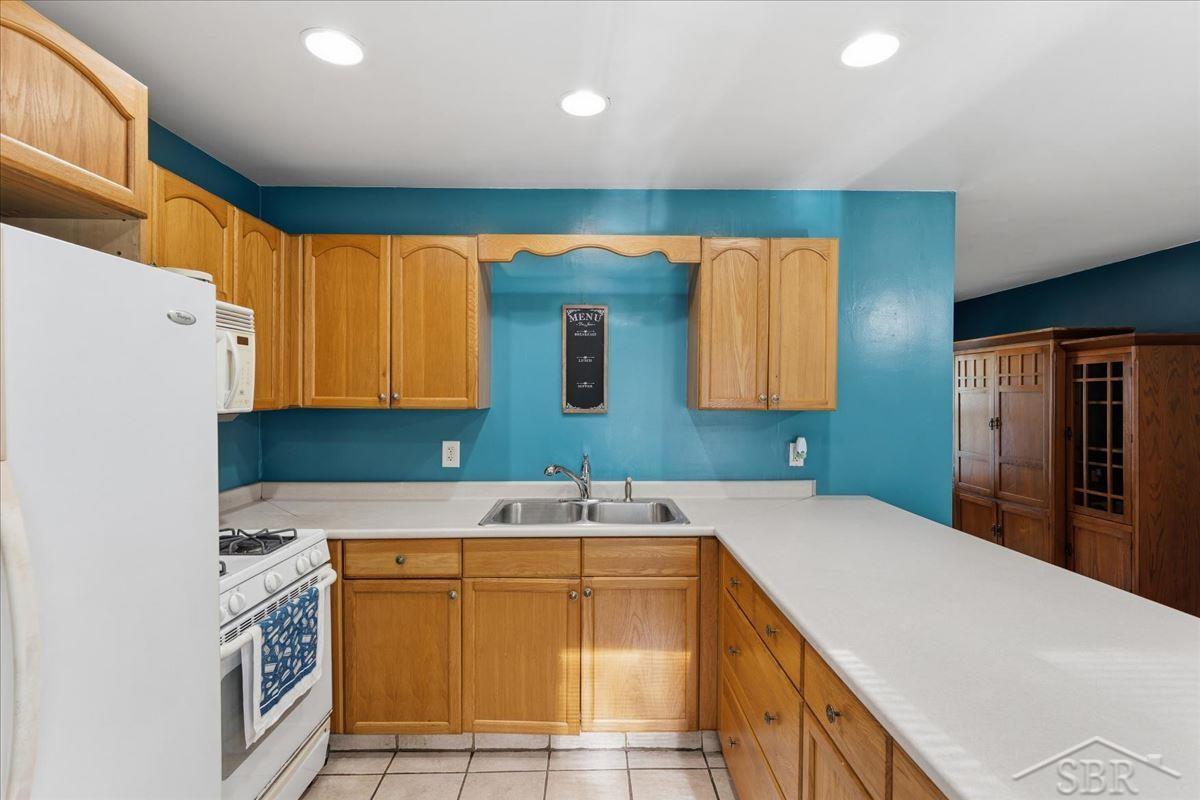 186 Bee Gee Court photo 13
