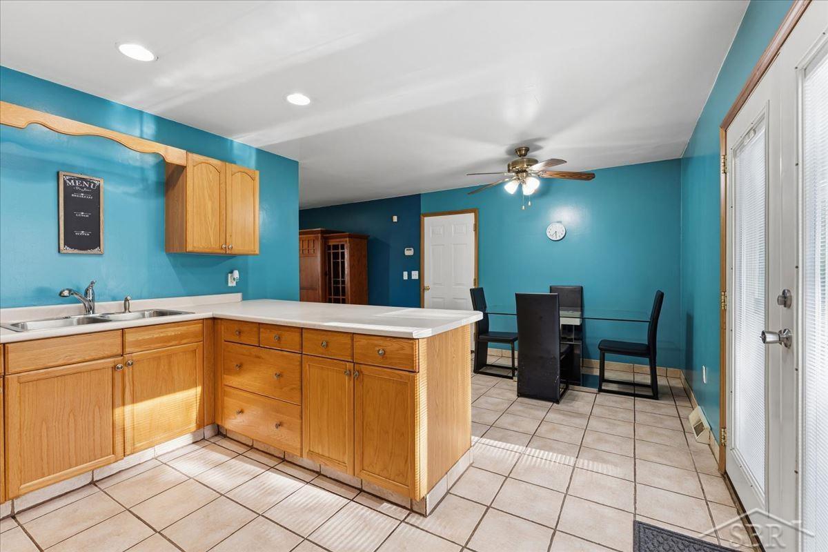 186 Bee Gee Court photo 16