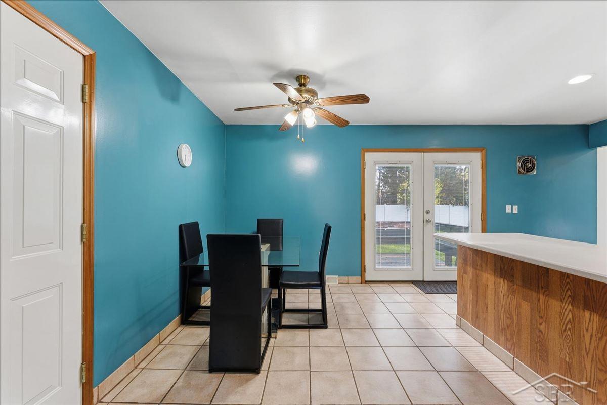 186 Bee Gee Court photo 9