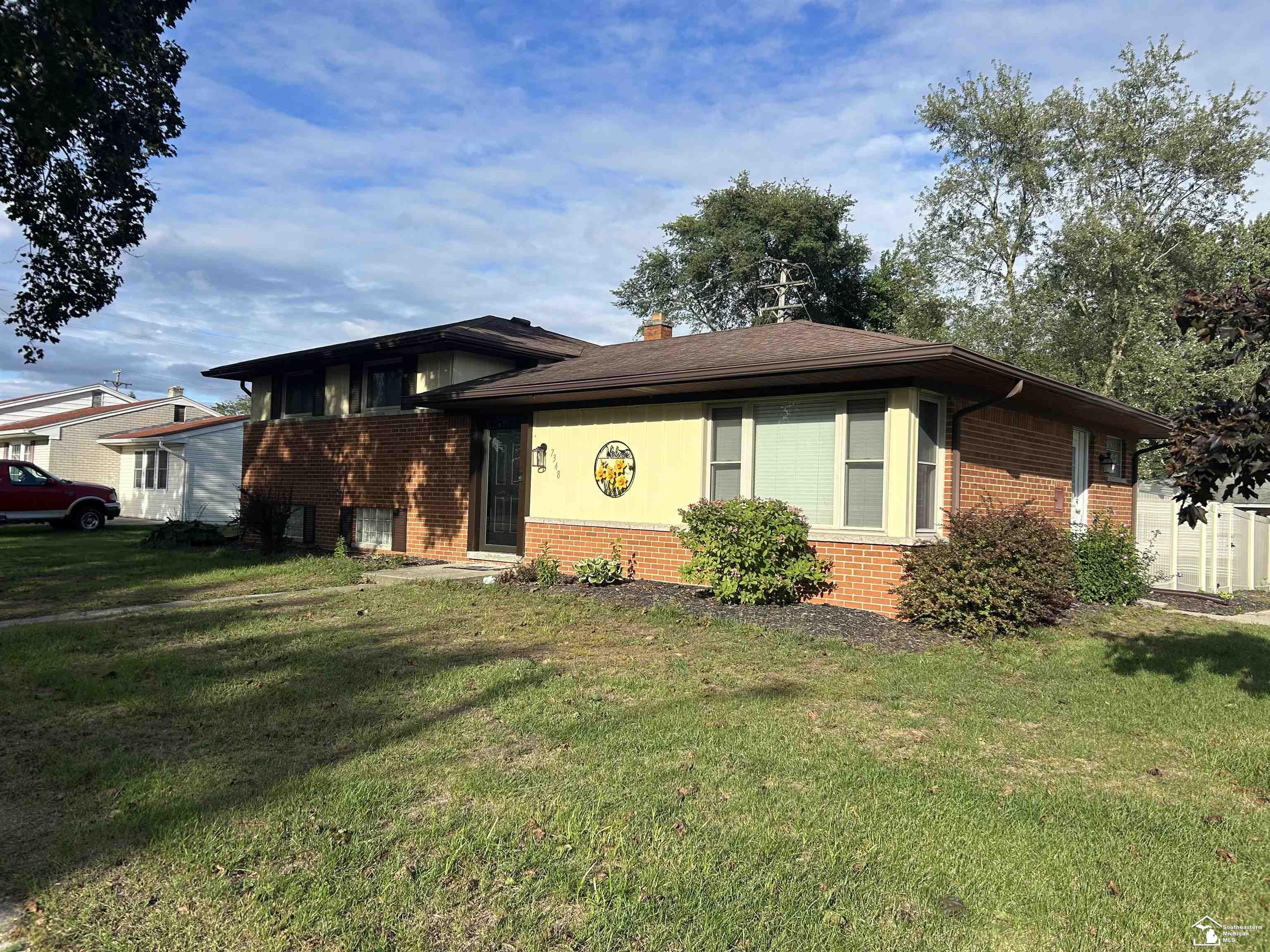 Photo 2 of Single family home for sale at 7348 Middlebury Dr, Lambertville, MI 48144 | MLS# 57050224075 | Listing updated on 2026-10-08