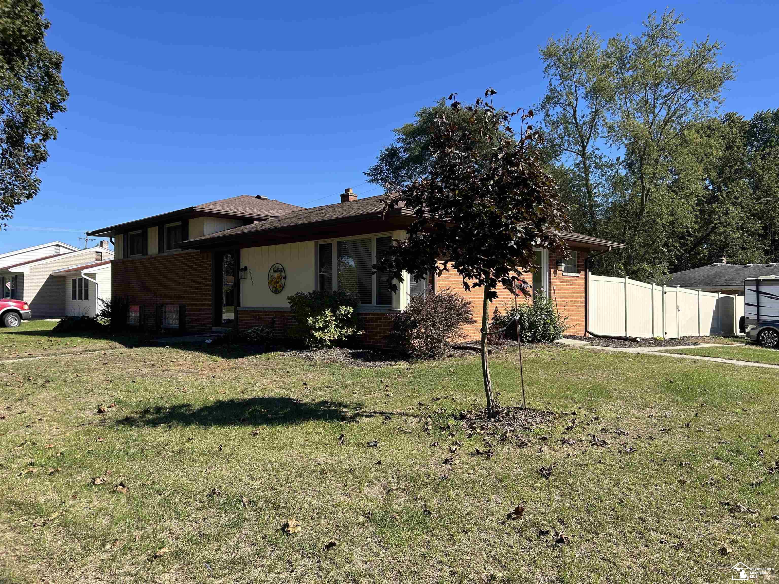 Photo 3 of Single family home for sale at 7348 Middlebury Dr, Lambertville, MI 48144 | MLS# 57050224075 | Listing updated on 2026-10-08
