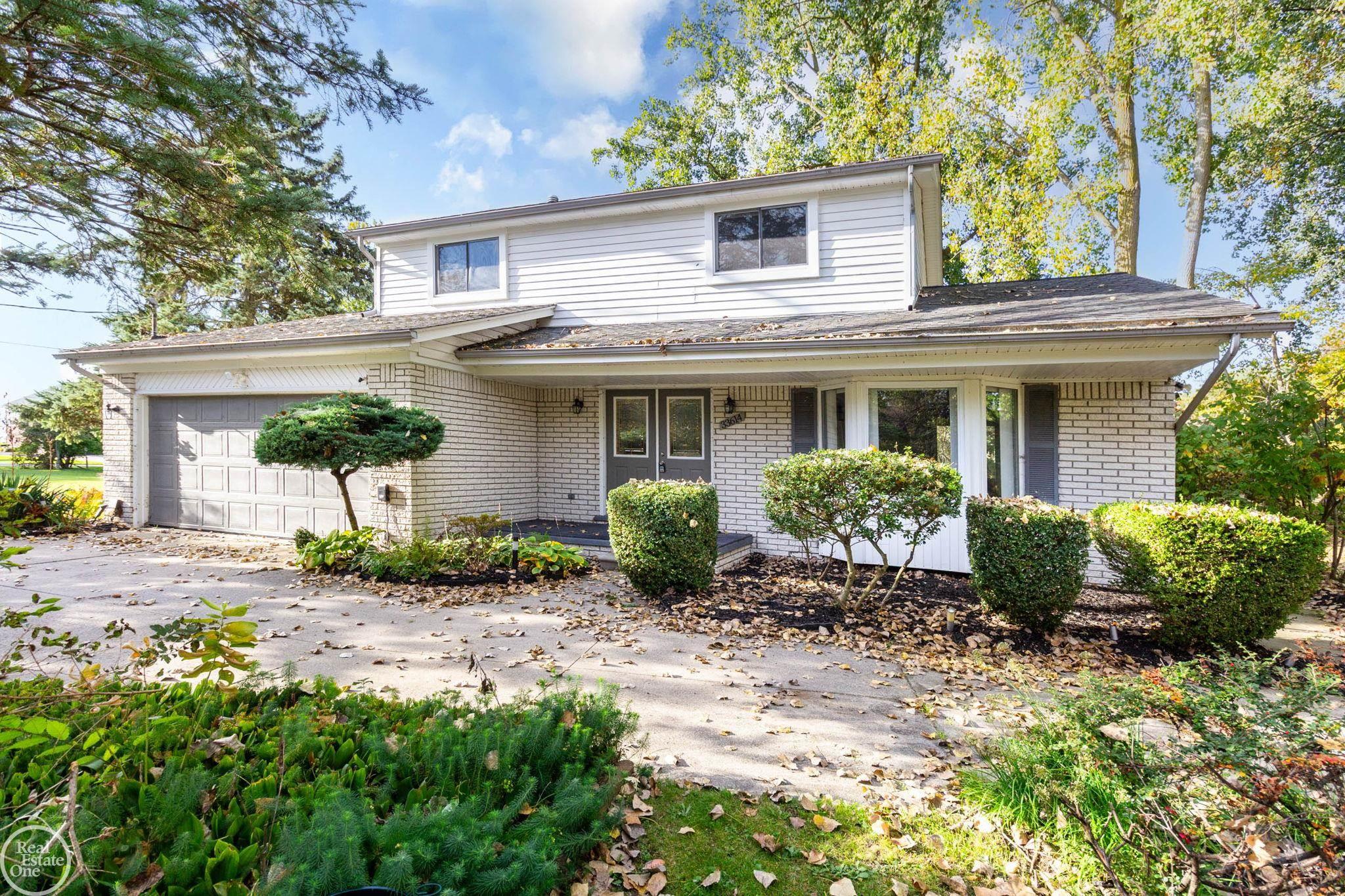 Photo 1 of Single family home for sale at 33614 Lakeview Dr, Chesterfield, MI 48047 | MLS# 58050224077 | Listing updated on 2026-10-07