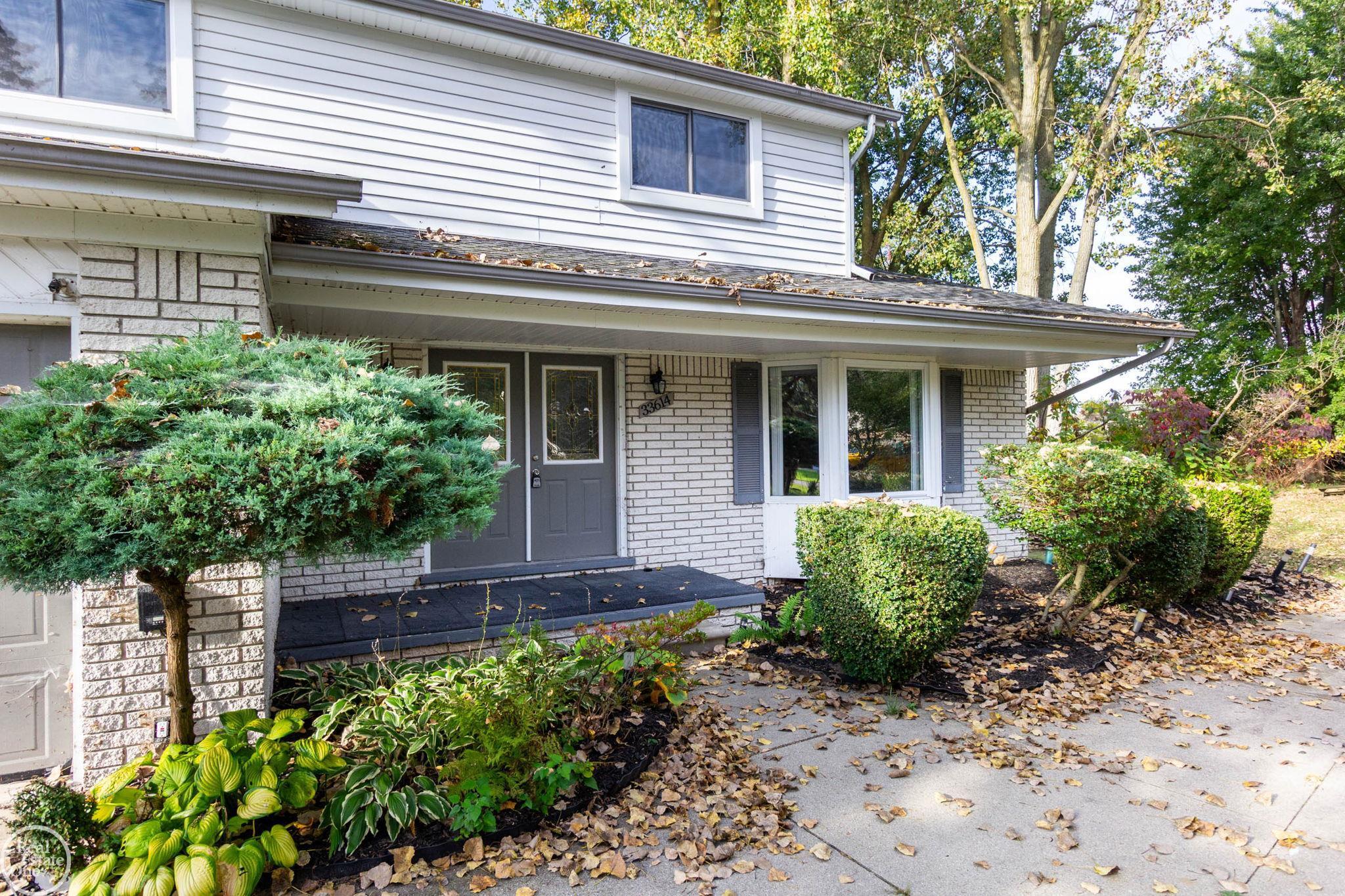 Photo 3 of Single family home for sale at 33614 Lakeview Dr, Chesterfield, MI 48047 | MLS# 58050224077 | Listing updated on 2026-10-07