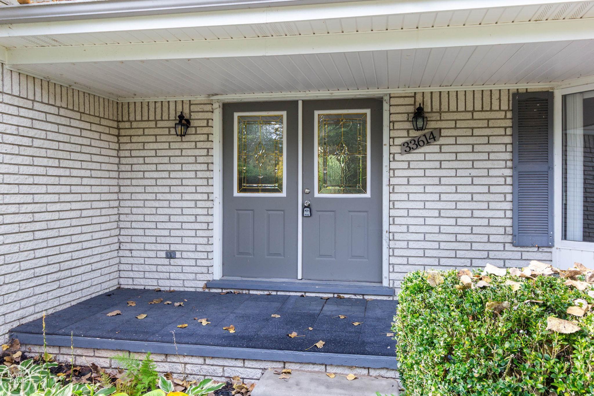 Photo 4 of Single family home for sale at 33614 Lakeview Dr, Chesterfield, MI 48047 | MLS# 58050224077 | Listing updated on 2026-10-07