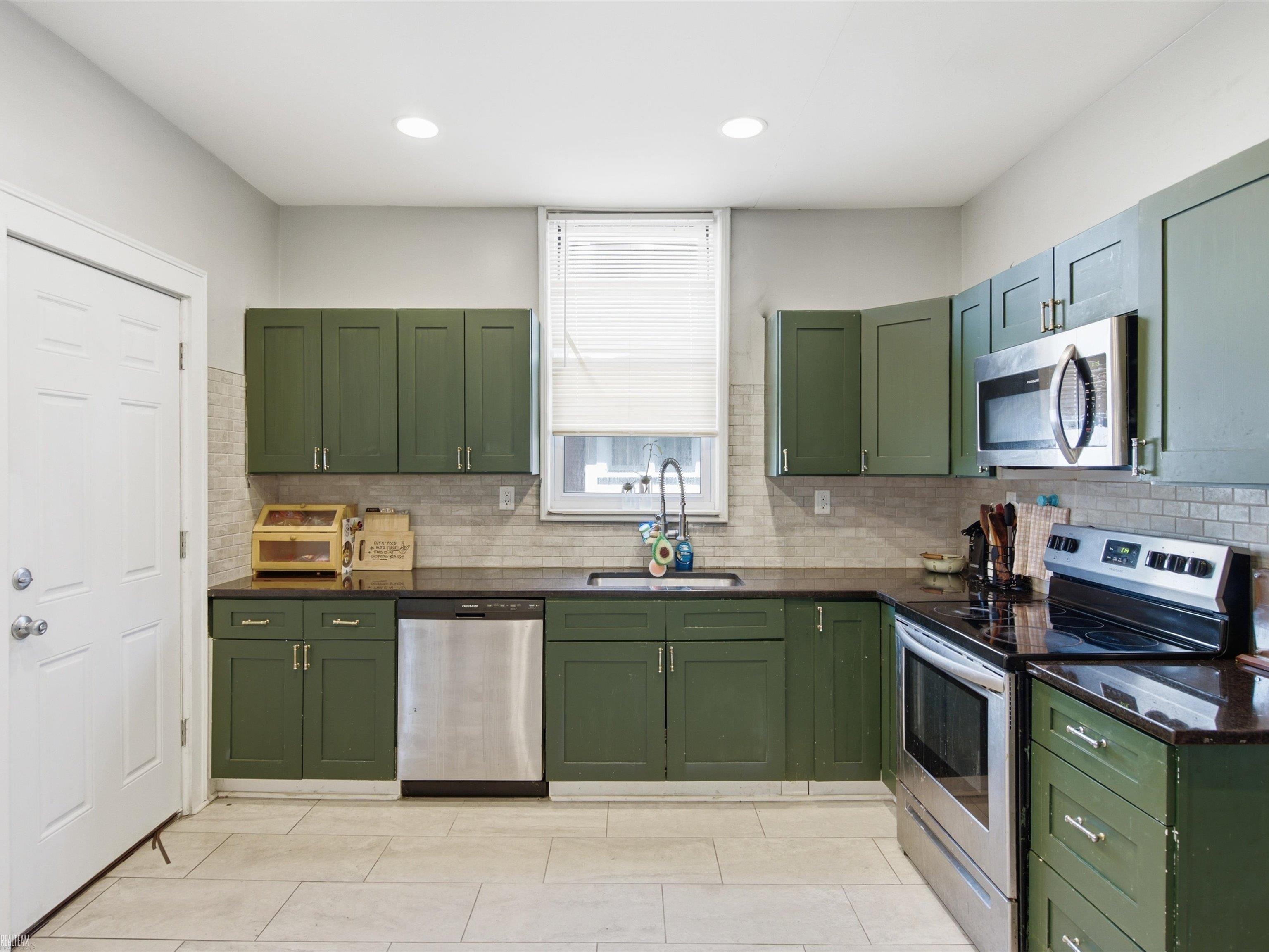 Photo 3 of Single family home for sale at 643 Chalmers St, Detroit, MI 48215 | MLS# 58050224078 | Listing updated on 2026-10-07
