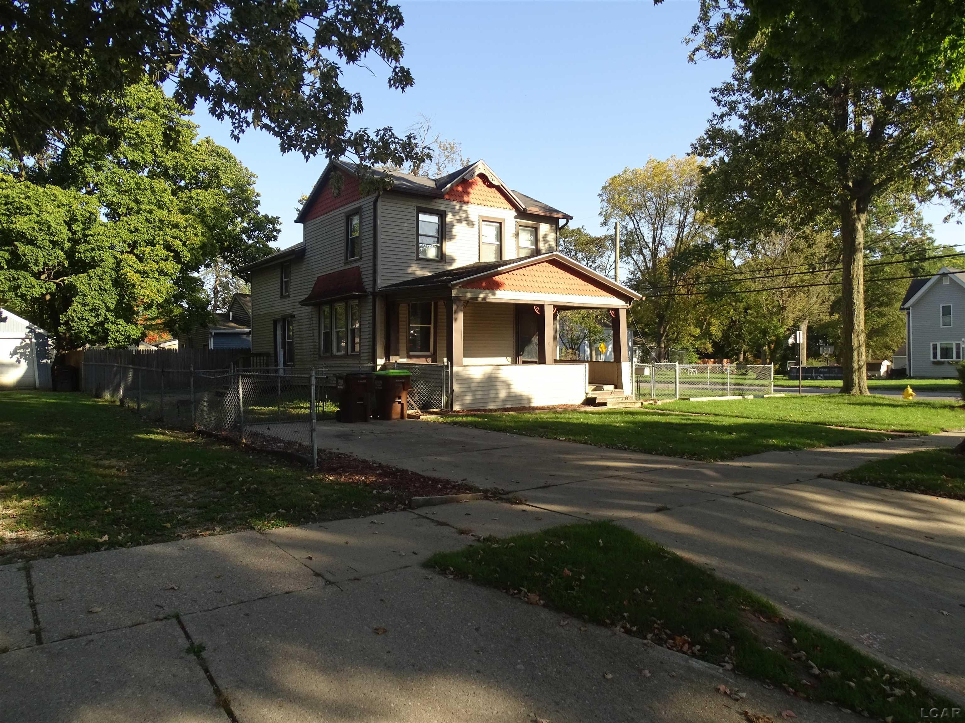 Photo 1 of Single family home for sale at 665 Dennis St, Adrian, MI 49221 | MLS# 56050224082 | Listing updated on 2026-10-07