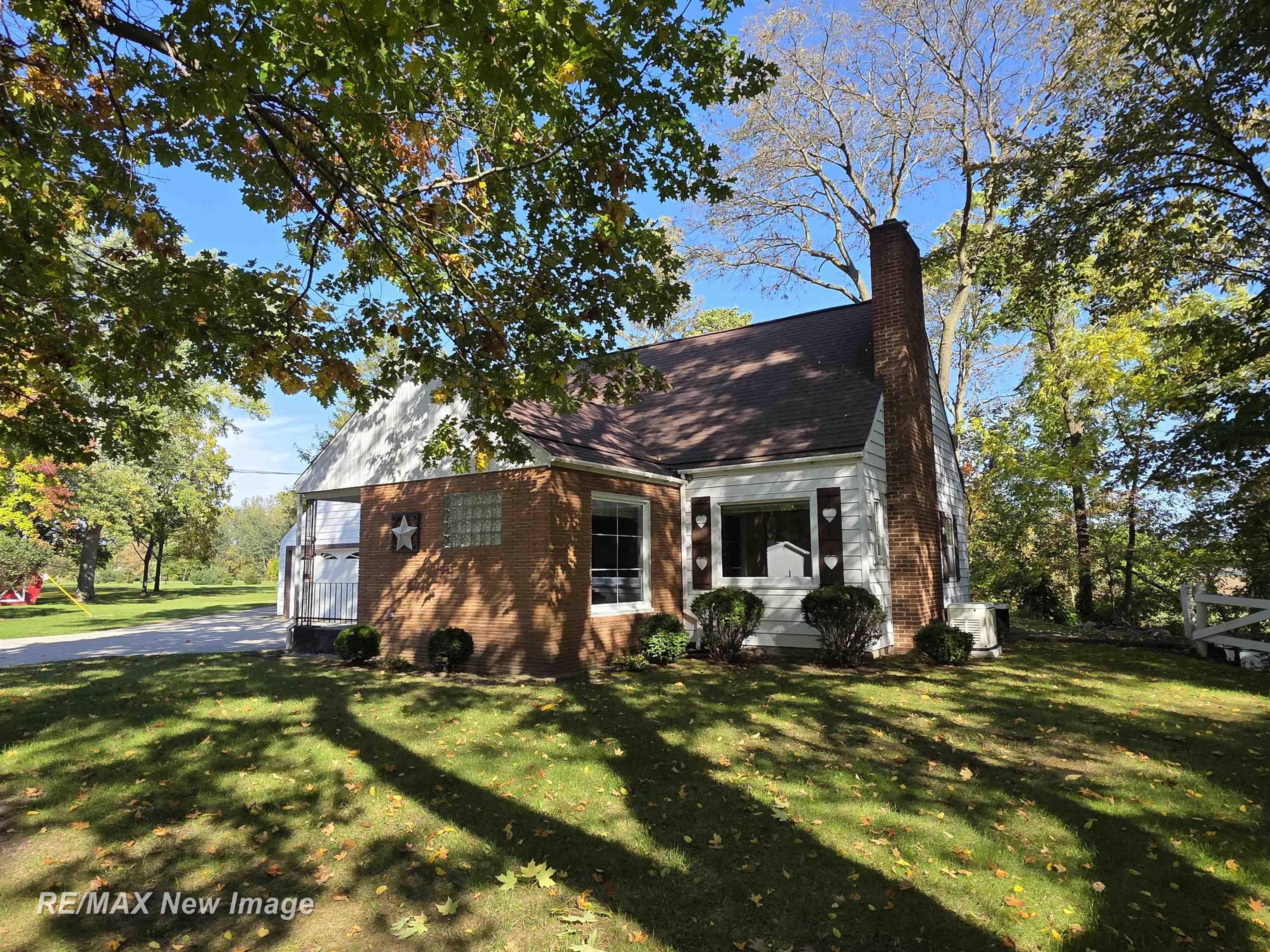 Photo 3 of Single family home for sale at 810 N Line St, Chesaning, MI 48616 | MLS# 61050224087 | Listing updated on 2026-10-07