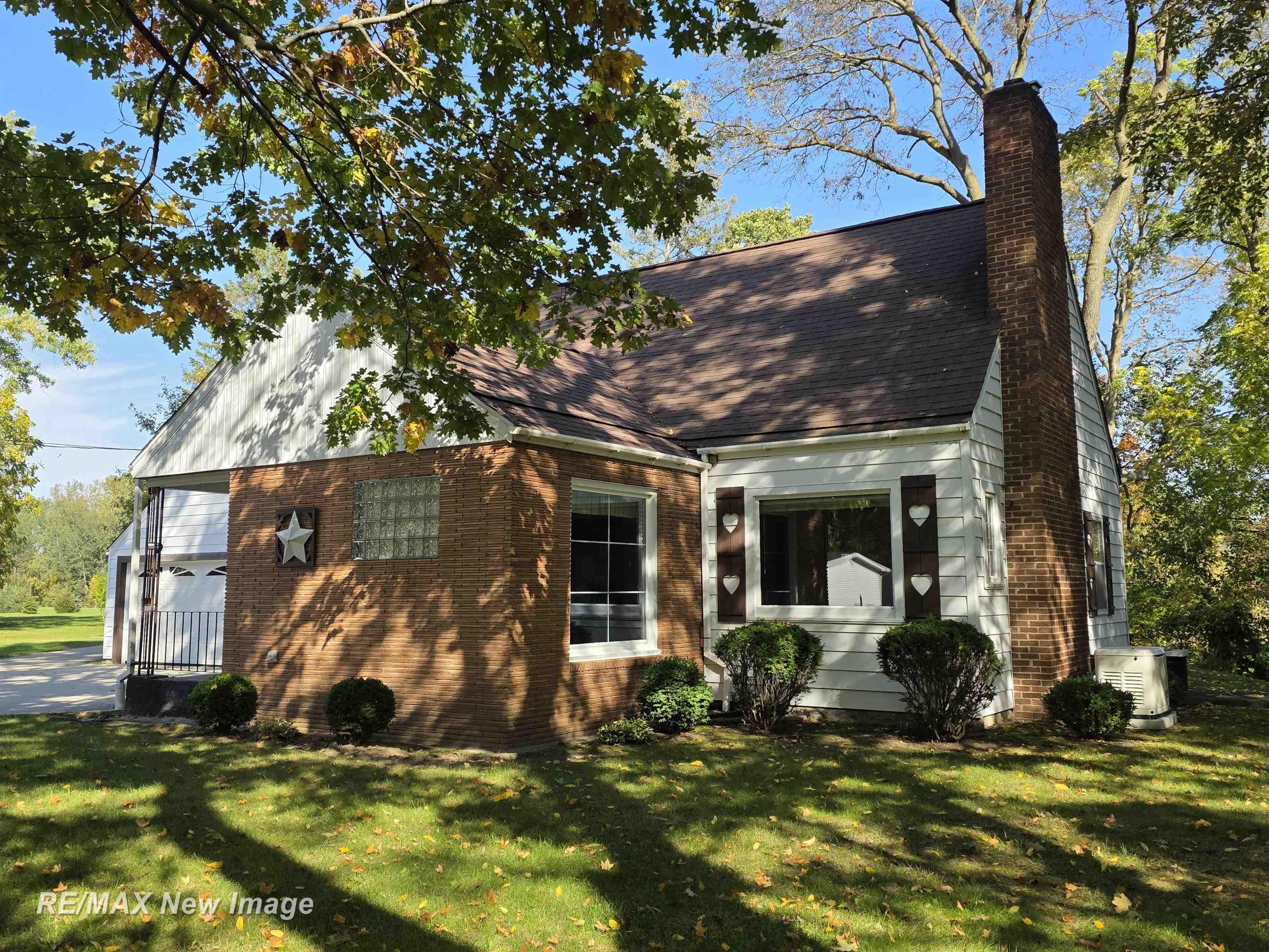 Photo 3 of Single family home for sale at 810 N Line St, Chesaning, MI 48616 | MLS# 61050224087 | Listing updated on 2026-10-07