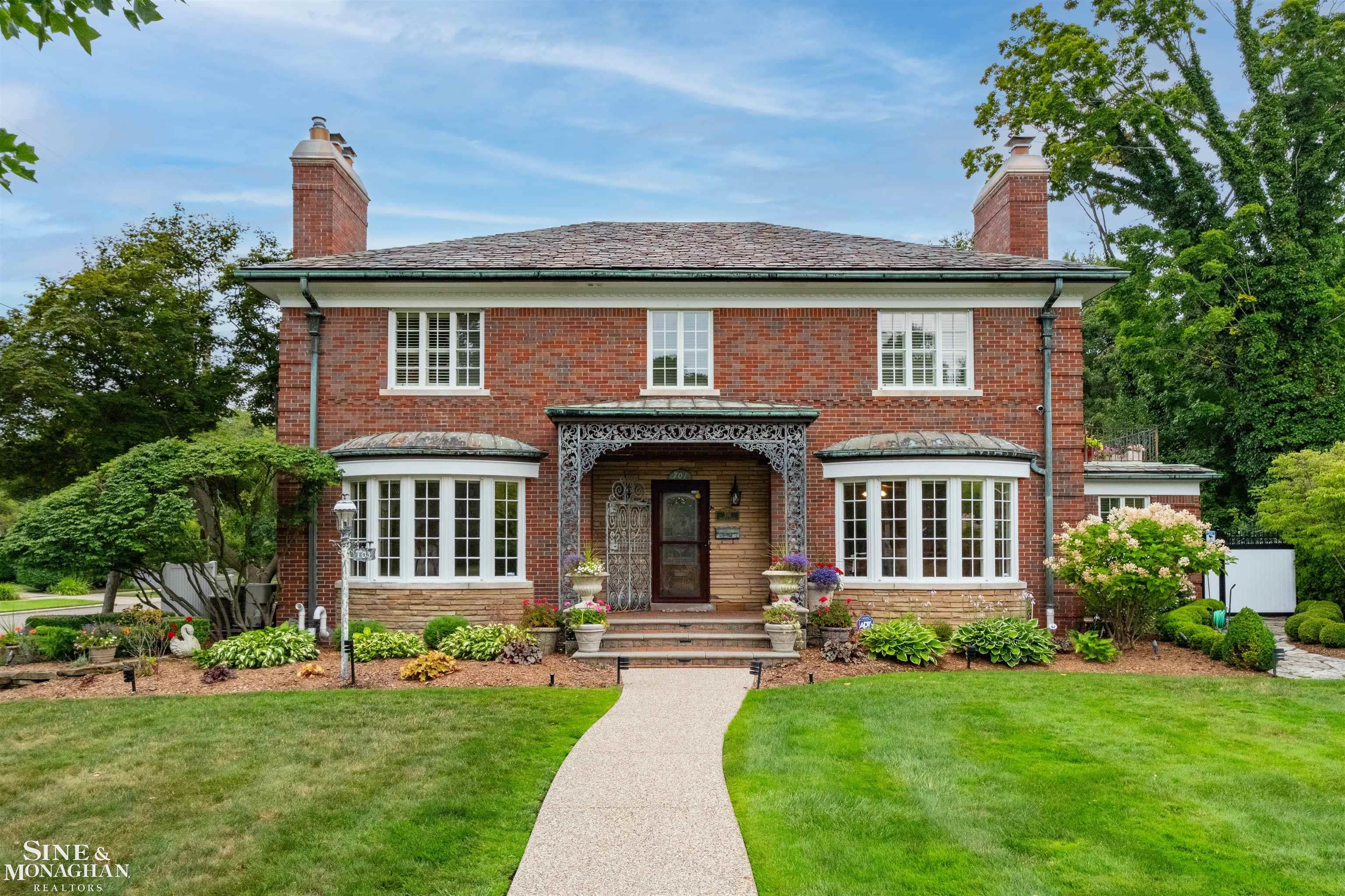 Photo 1 of Mansion for sale at 701 Balfour St, Grosse Pointe Park, MI 48230 | MLS# 58050224112 | Listing updated on 2026-10-07
