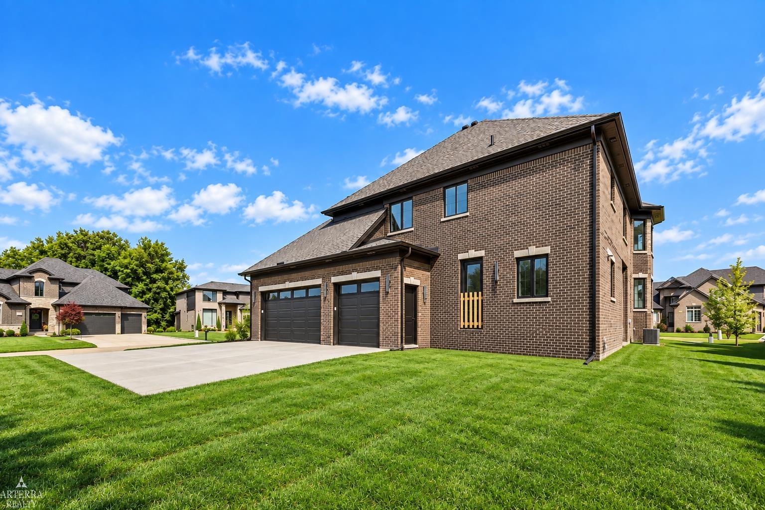 Photo 3 of Single family home for sale at 19246 Hamlin Lake Dr, Macomb, MI 48044 | MLS# 58050224126 | Listing updated on 2026-10-07