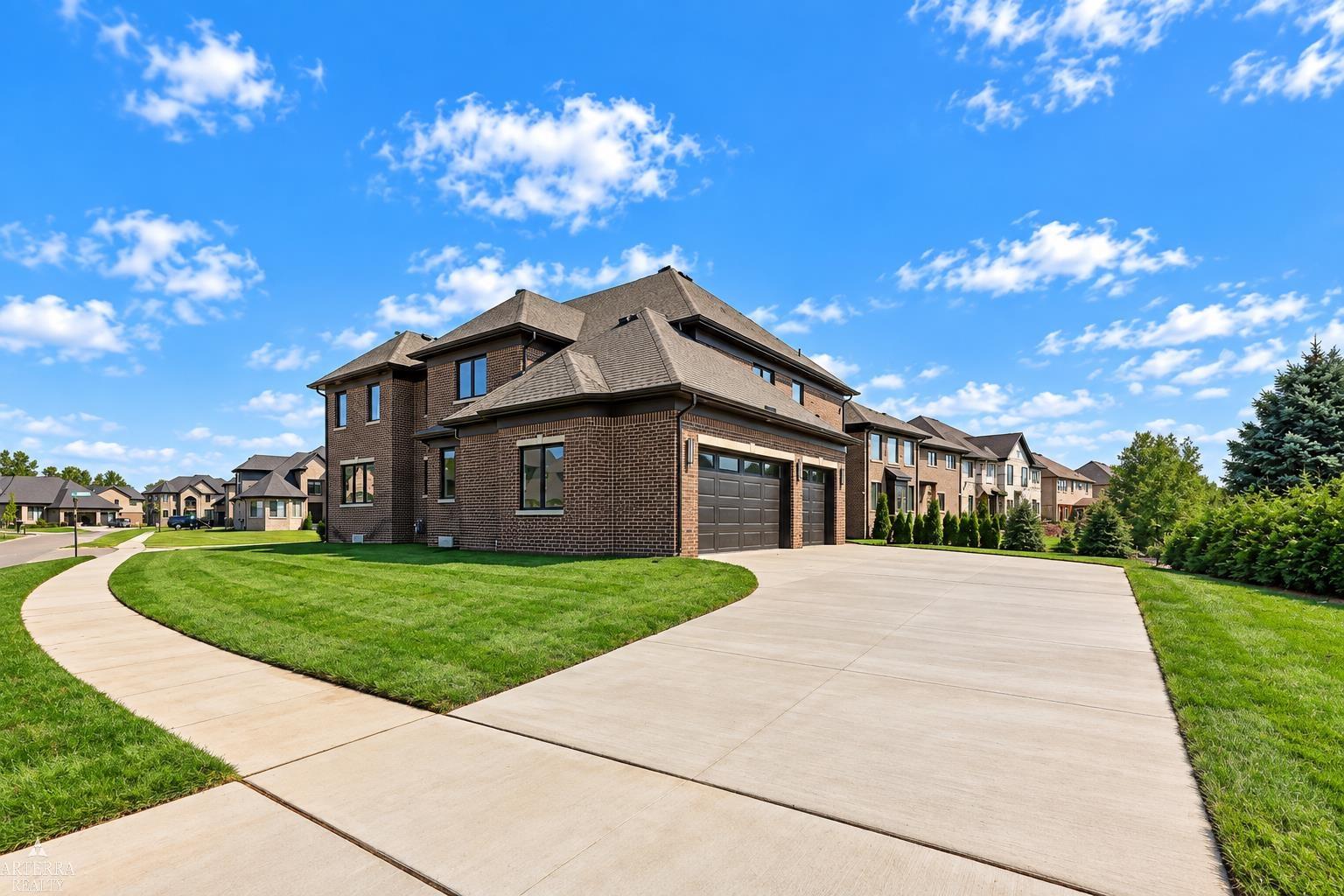 Photo 3 of Single family home for sale at 19246 Hamlin Lake Dr, Macomb, MI 48044 | MLS# 58050224126 | Listing updated on 2026-10-07