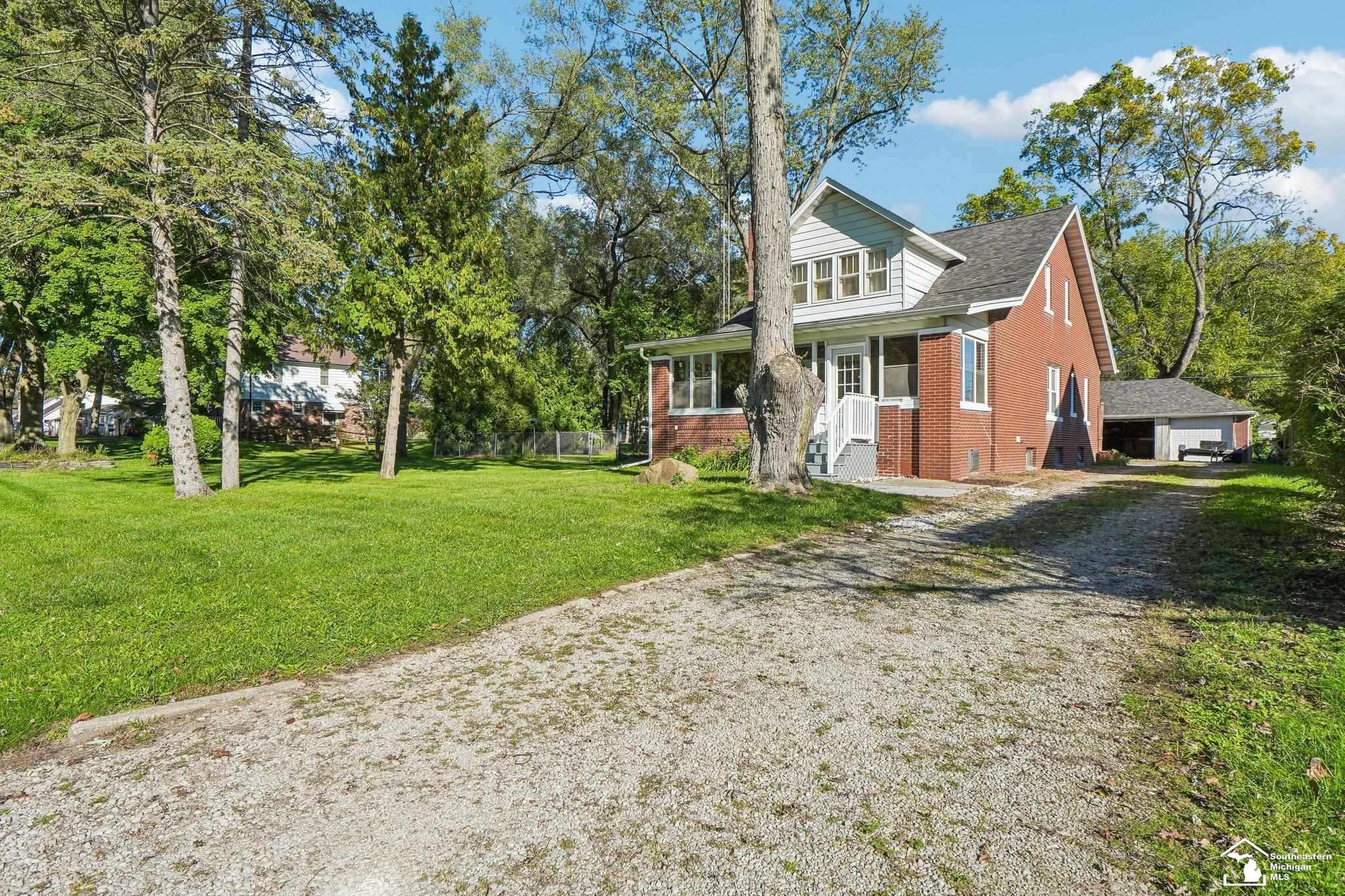 Photo 2 of Single family home for sale at 2036 Hollywood Dr, Monroe, MI 48162 | MLS# 57050224140 | Listing updated on 2026-10-08