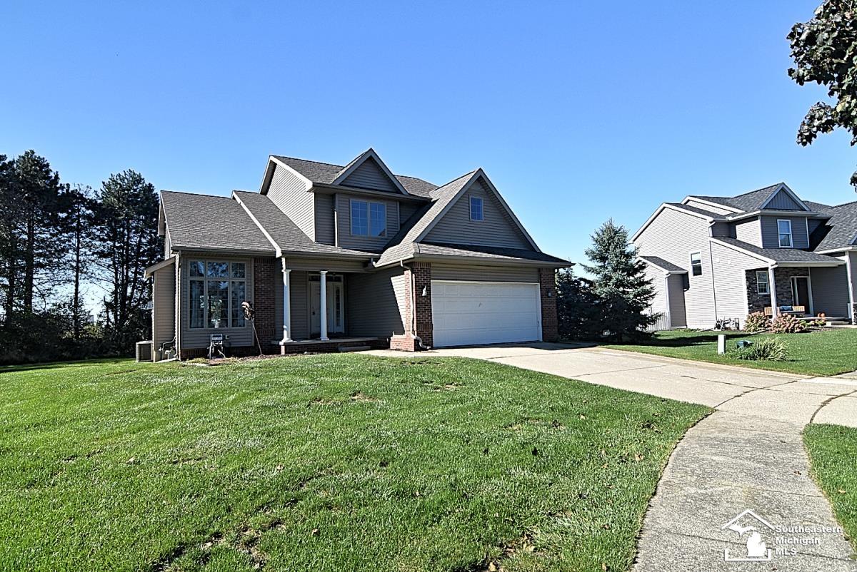 Photo 2 of Single family home for sale at 108 Raisin Cir, Dundee, MI 48131 | MLS# 57050224141 | Listing updated on 2026-10-08
