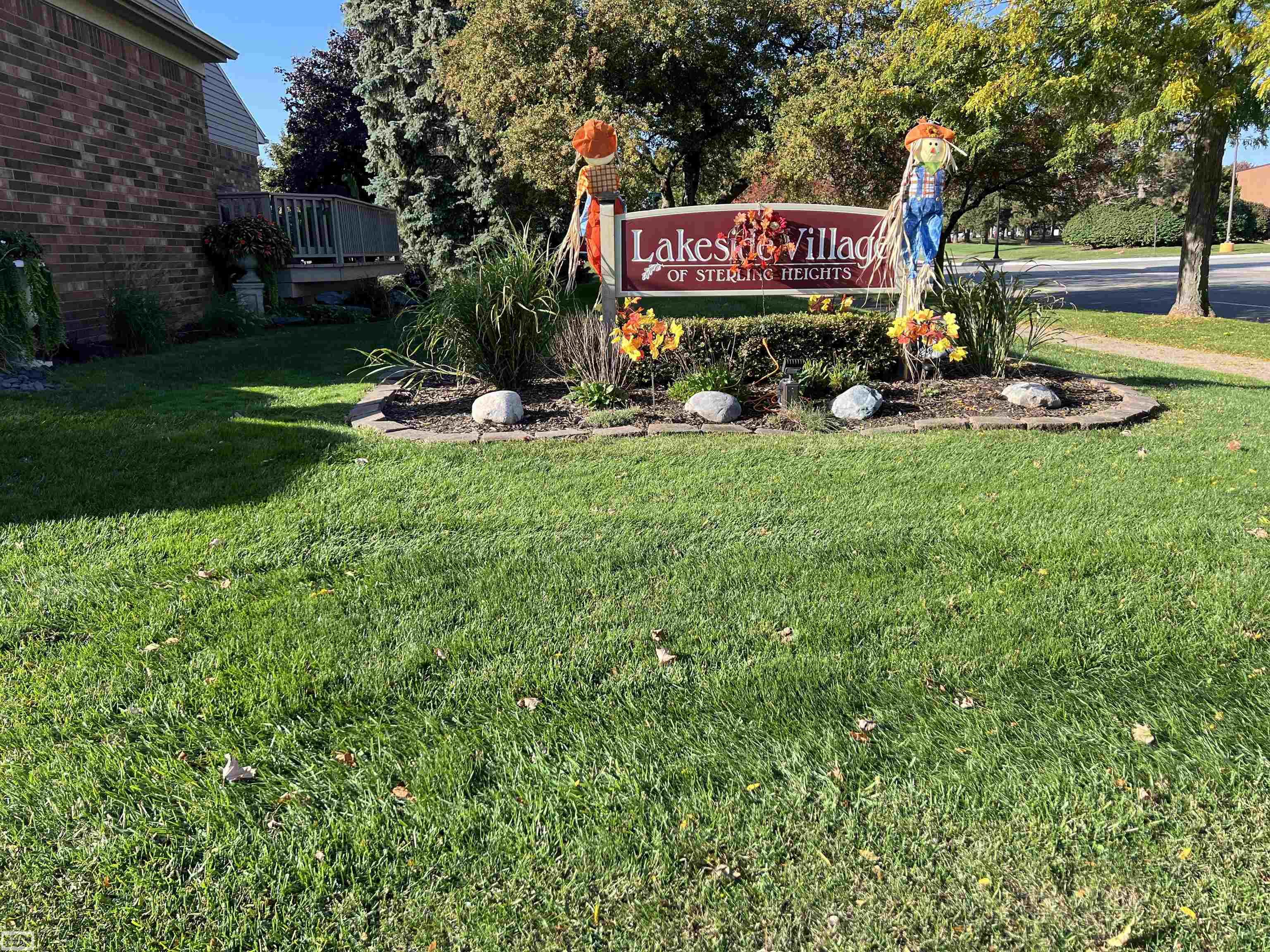 Photo 1 of Single family home for sale at 43642 Lakeview Blvd, Sterling Heights, MI 48313 | MLS# 58050224142 | Listing updated on 2026-10-08