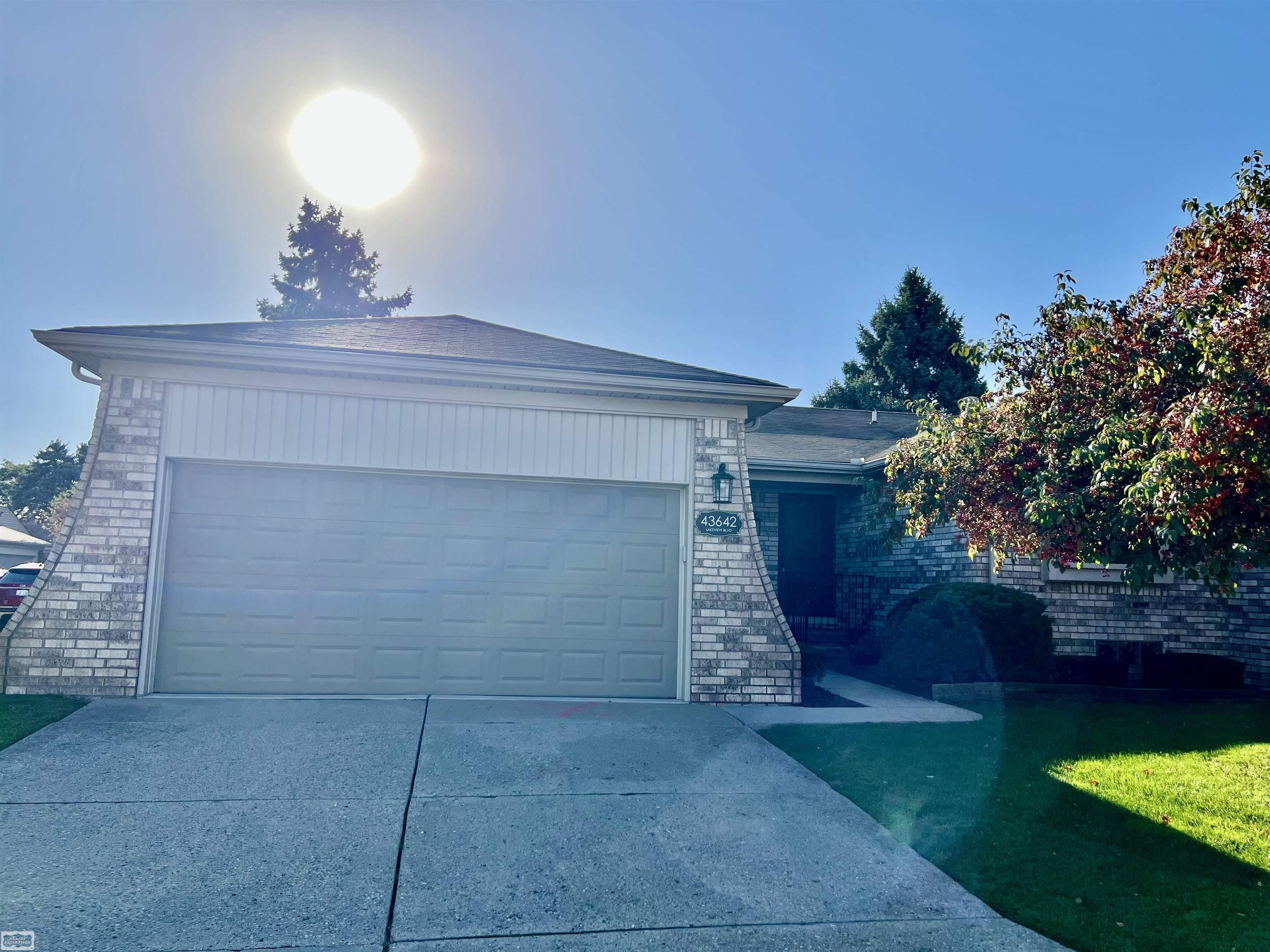 Photo 3 of Single family home for sale at 43642 Lakeview Blvd, Sterling Heights, MI 48313 | MLS# 58050224142 | Listing updated on 2026-10-08