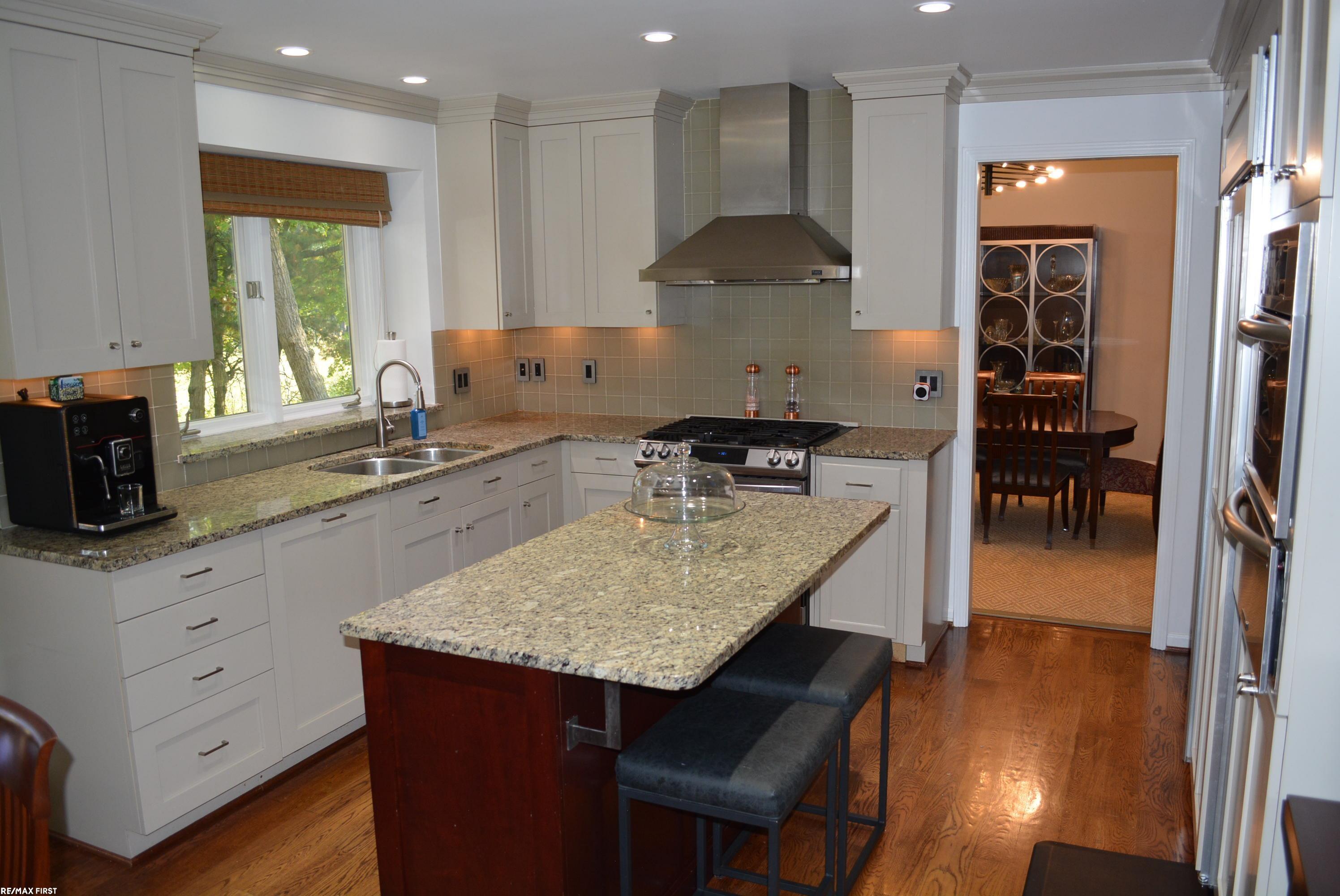 Photo 3 of Single family home for sale at 258 Indian Trl, Lake Orion, MI 48362 | MLS# 58050224174 | Listing updated on 2026-10-07