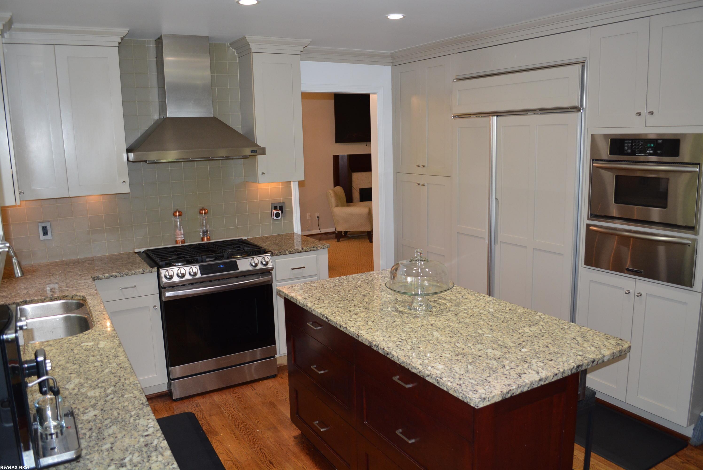 Photo 3 of Single family home for sale at 258 Indian Trl, Lake Orion, MI 48362 | MLS# 58050224174 | Listing updated on 2026-10-07