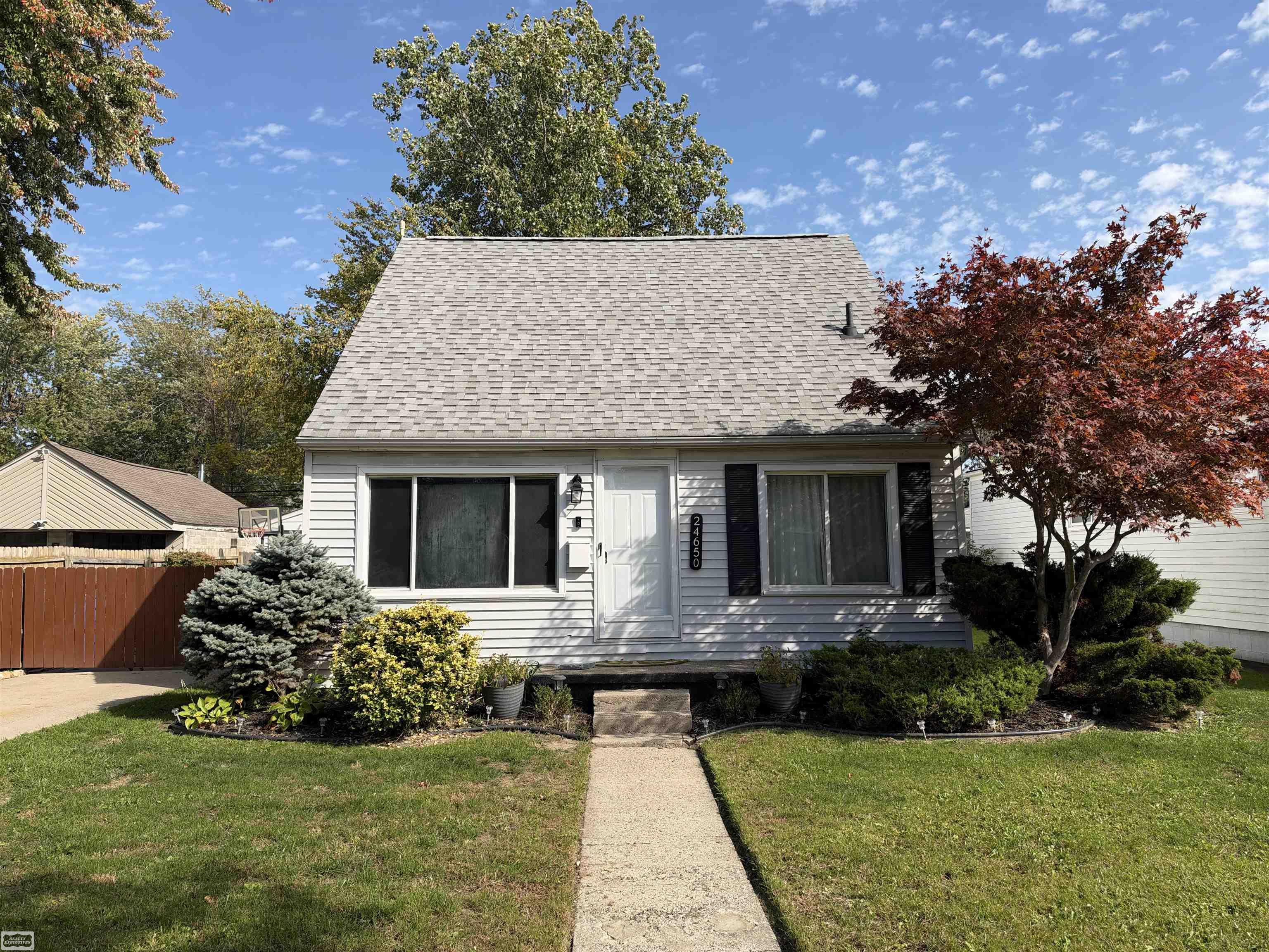 Photo 1 of Single family home for sale at 24650 Stewart Ave, Warren, MI 48089 | MLS# 58050224176 | Listing updated on 2026-10-07